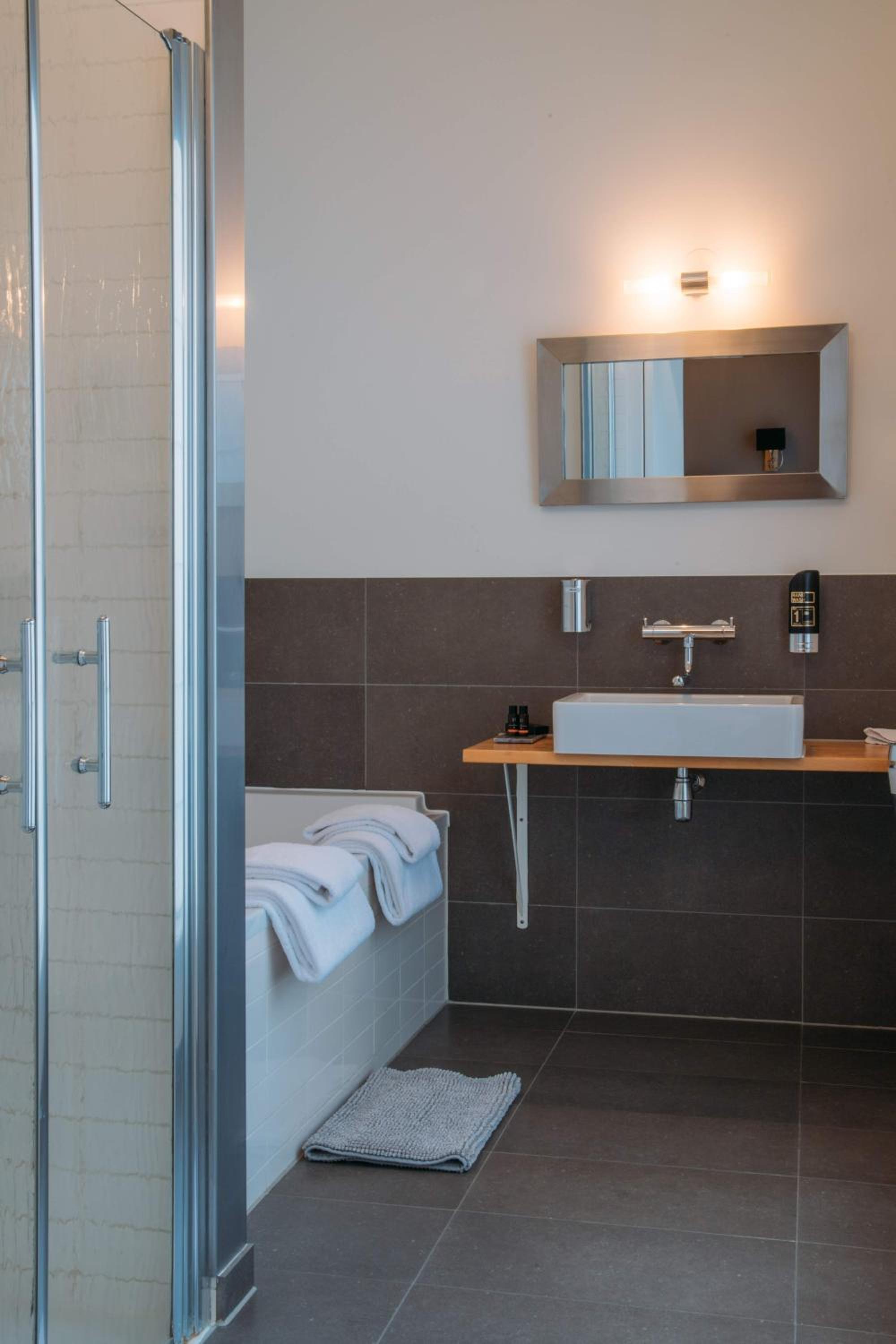 Deluxe Room - Photo 6