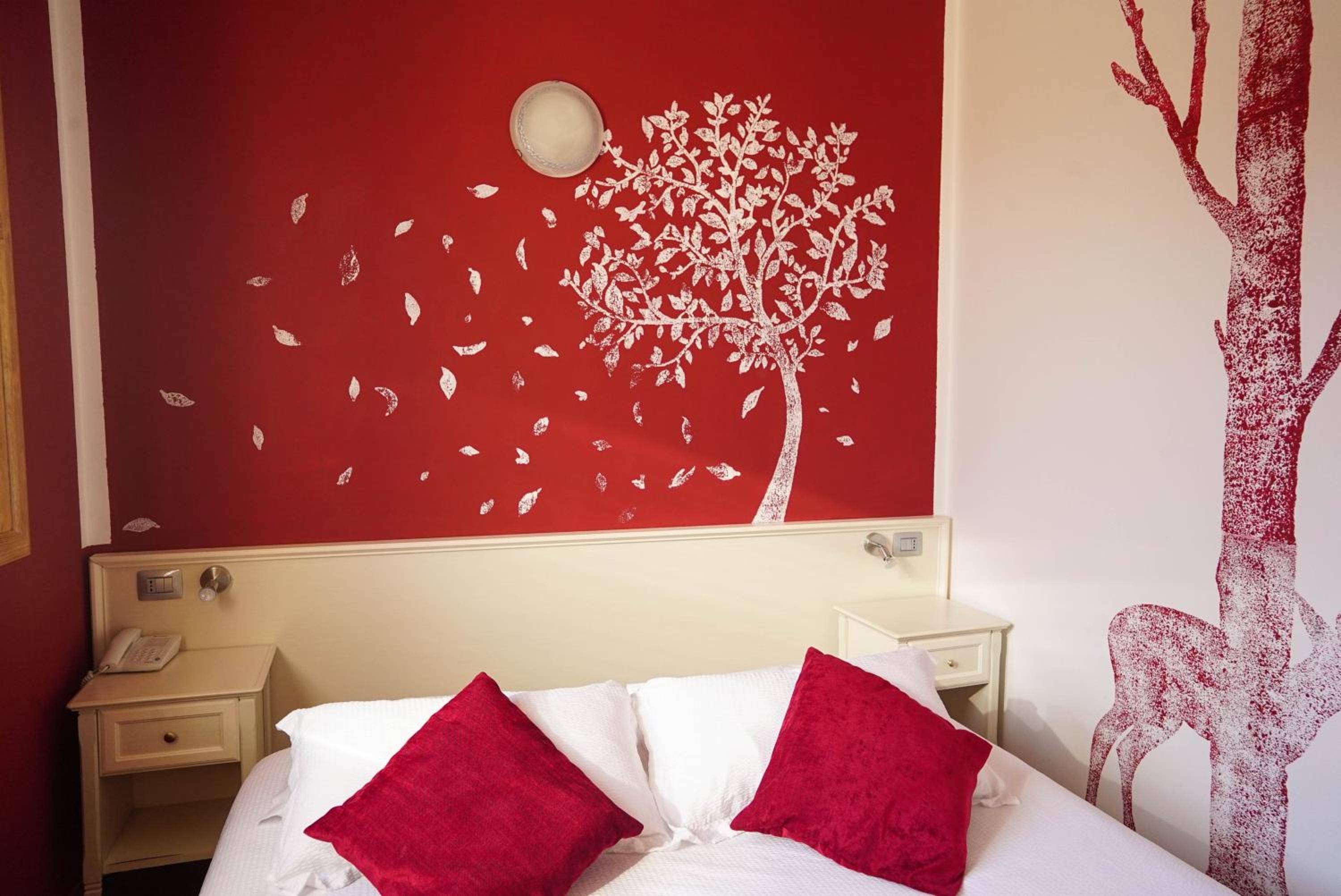 Deluxe King Room - Photo 17