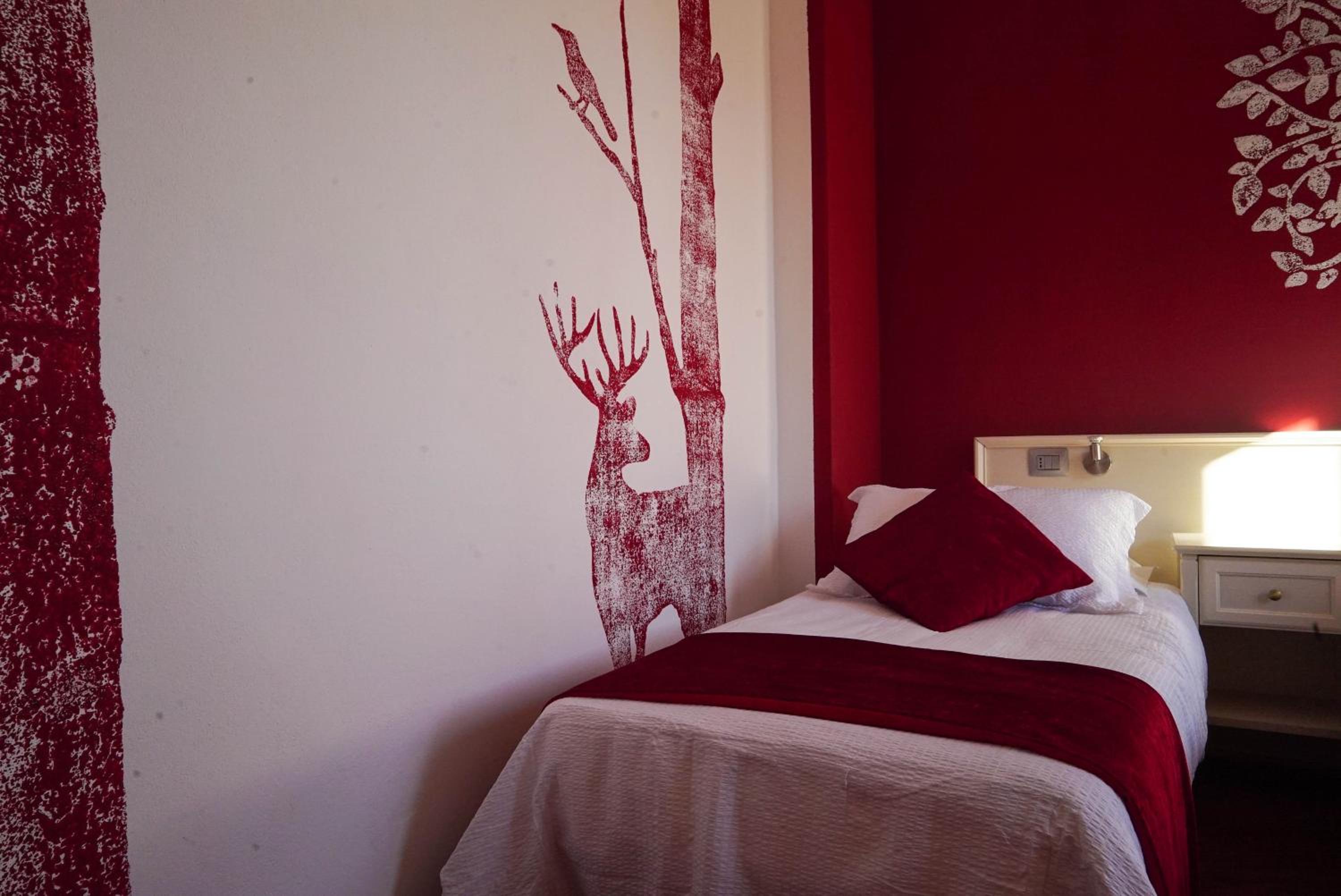 Deluxe Twin Room - Photo 9