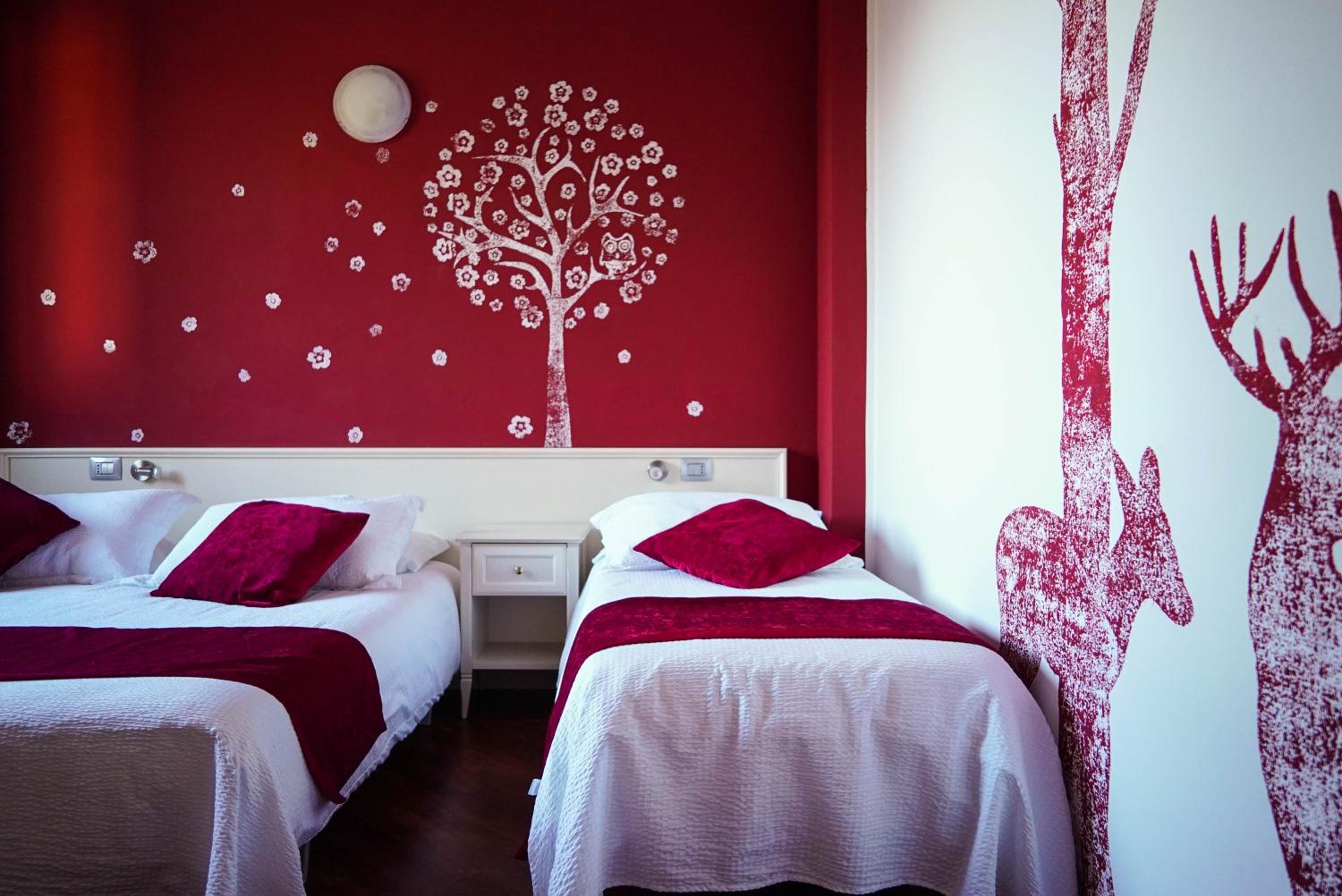 Deluxe Triple Room - Photo 13