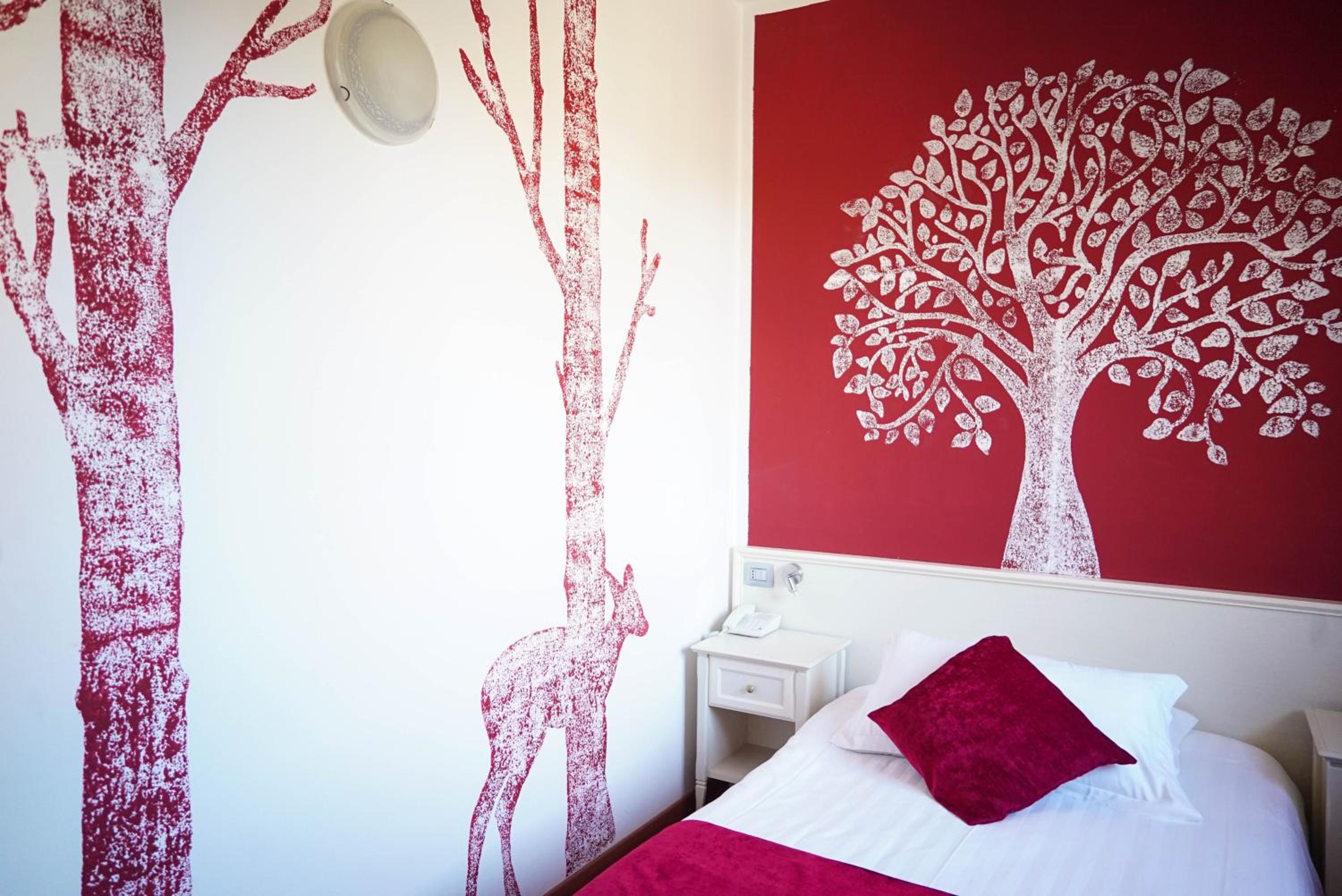 Deluxe Twin Room - Photo 12