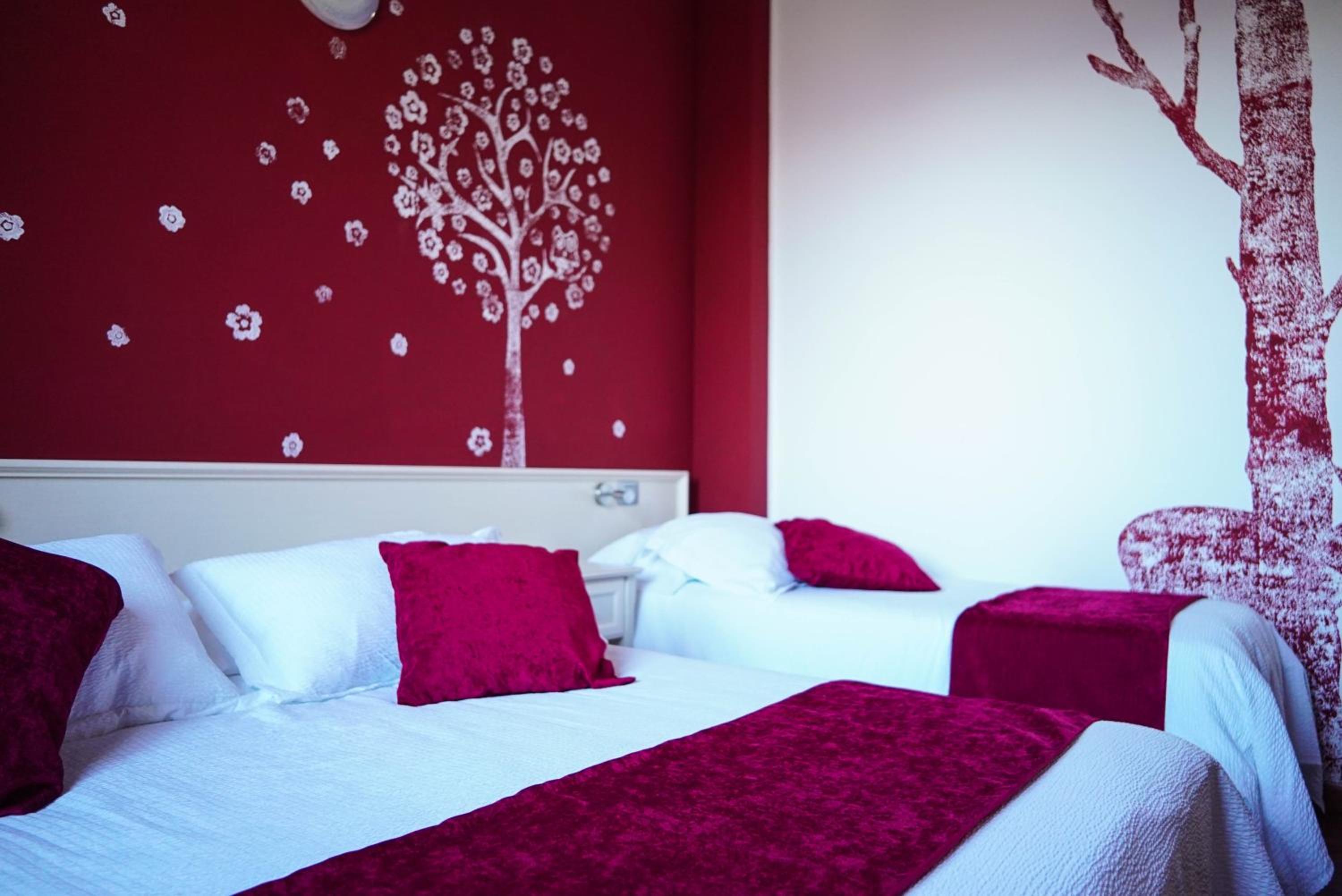 Deluxe Triple Room - Photo 8