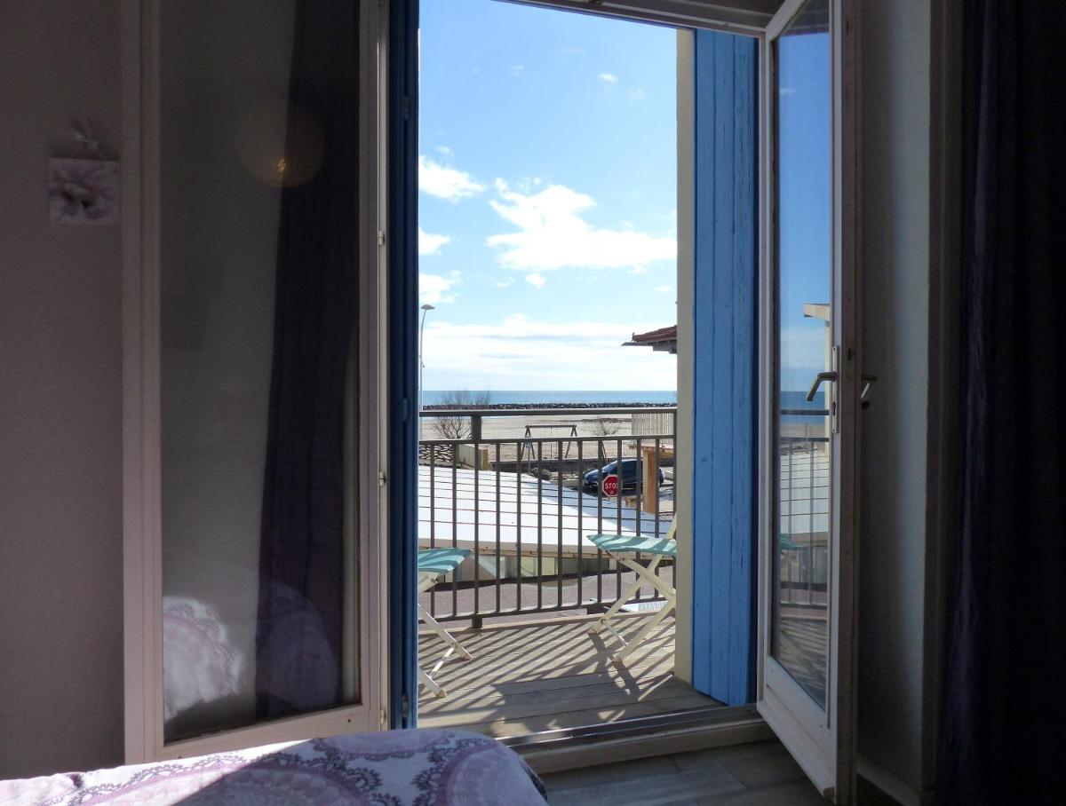 Double Room with Balcony and Sea View - Photo 4