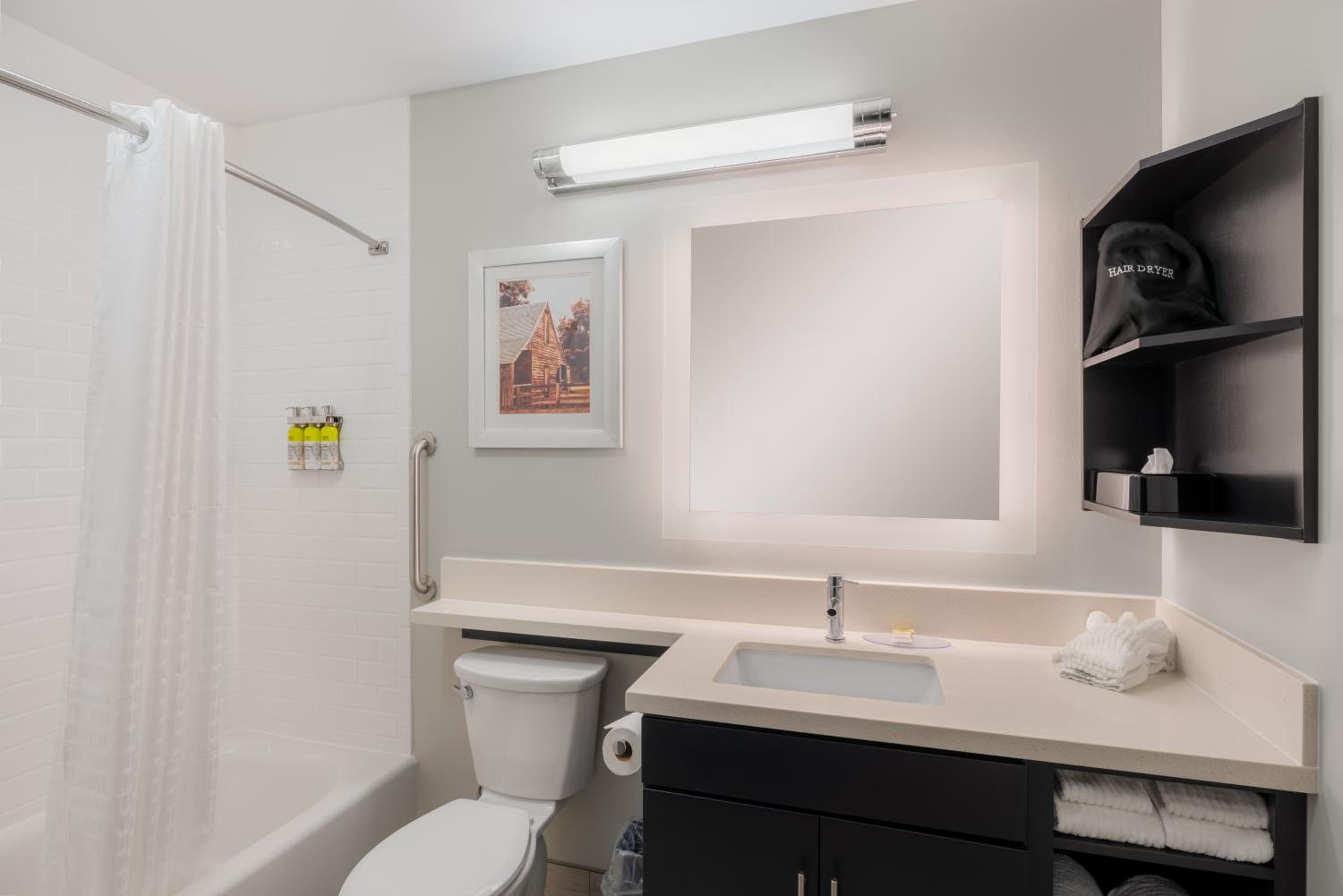 Studio Suite - Photo 6