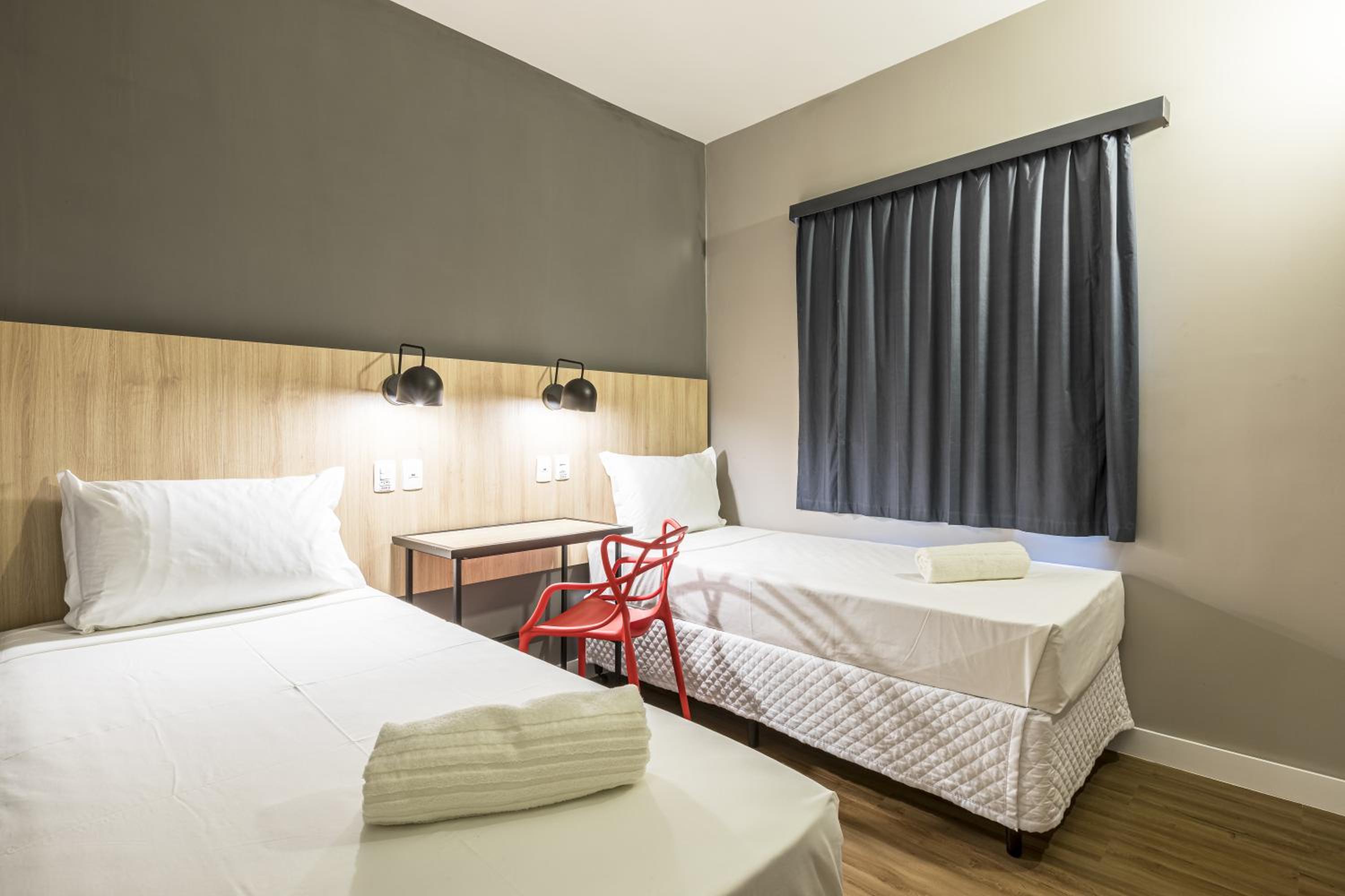 Standard Twin Room - Photo 7