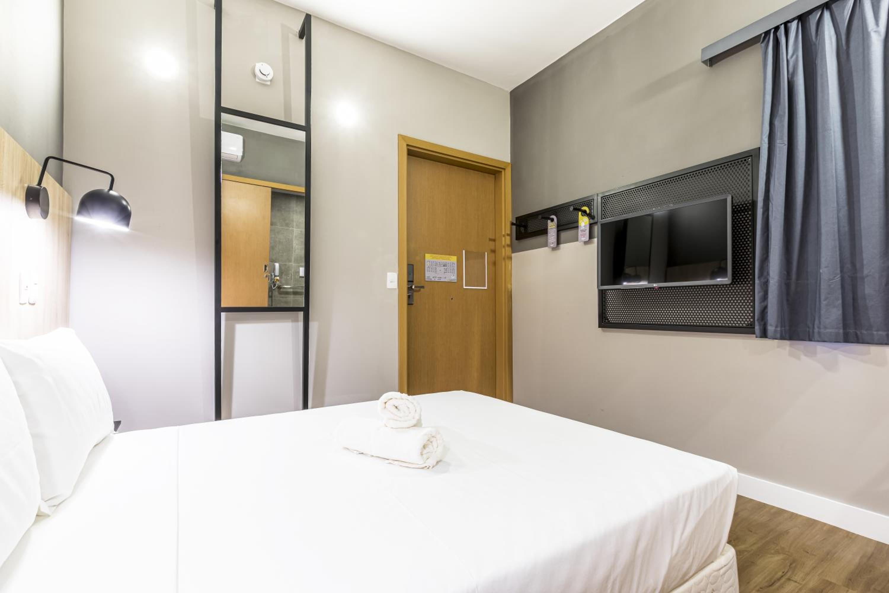 Double Room - Disability Access photo 3