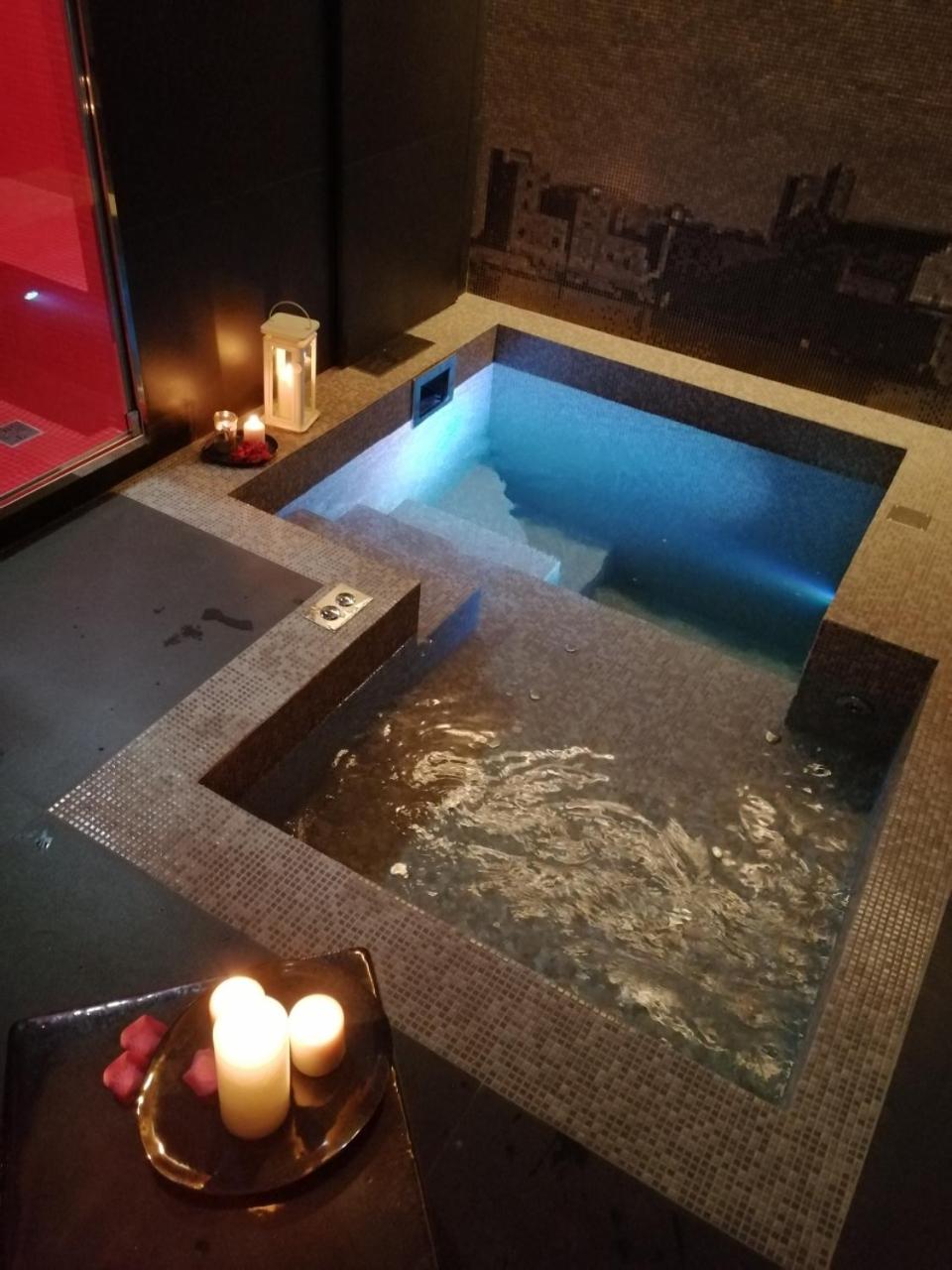 Suite with Spa Access - Photo 5