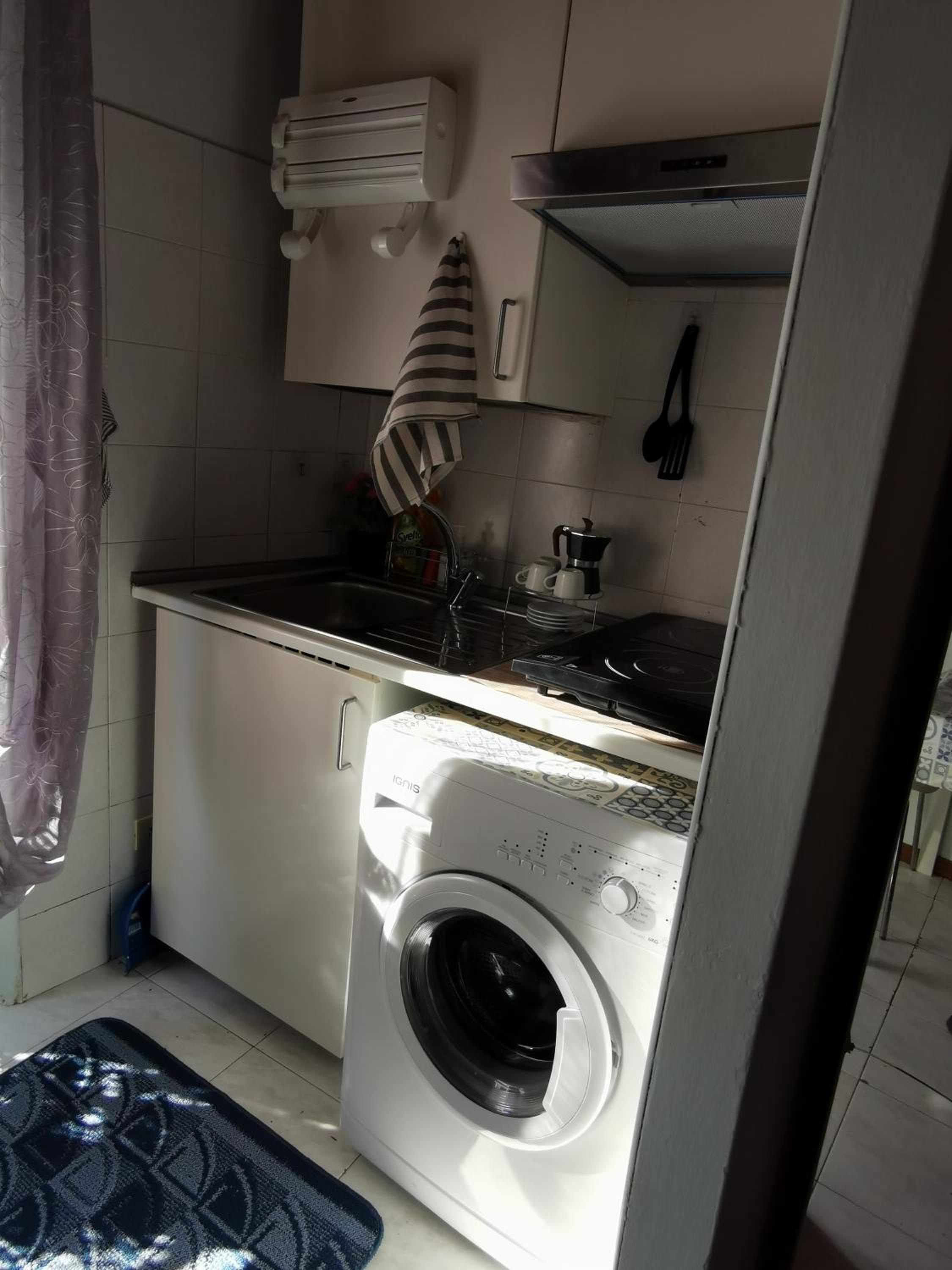 One-Bedroom Apartment - Photo 10