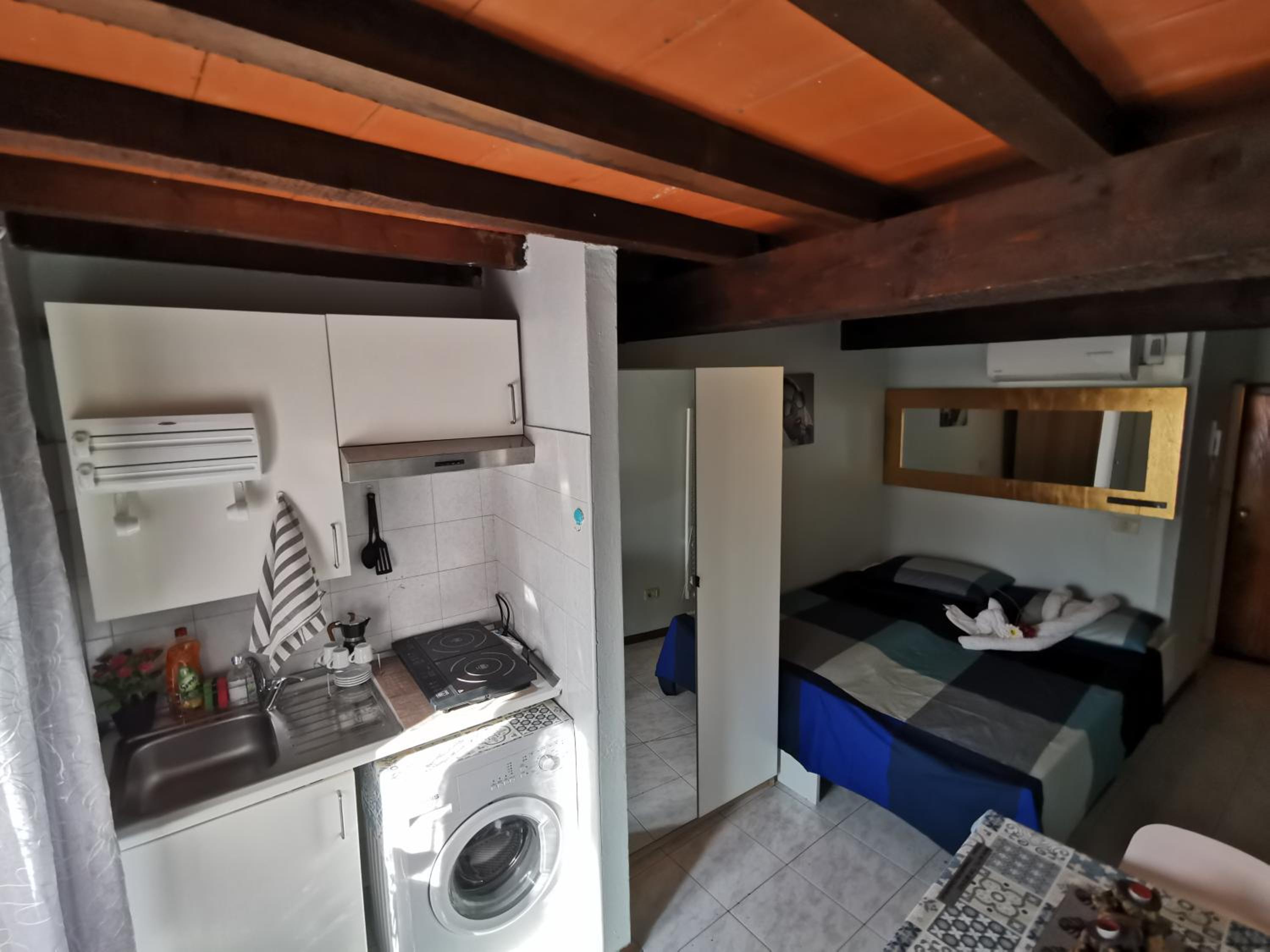 One-Bedroom Apartment - Photo 14