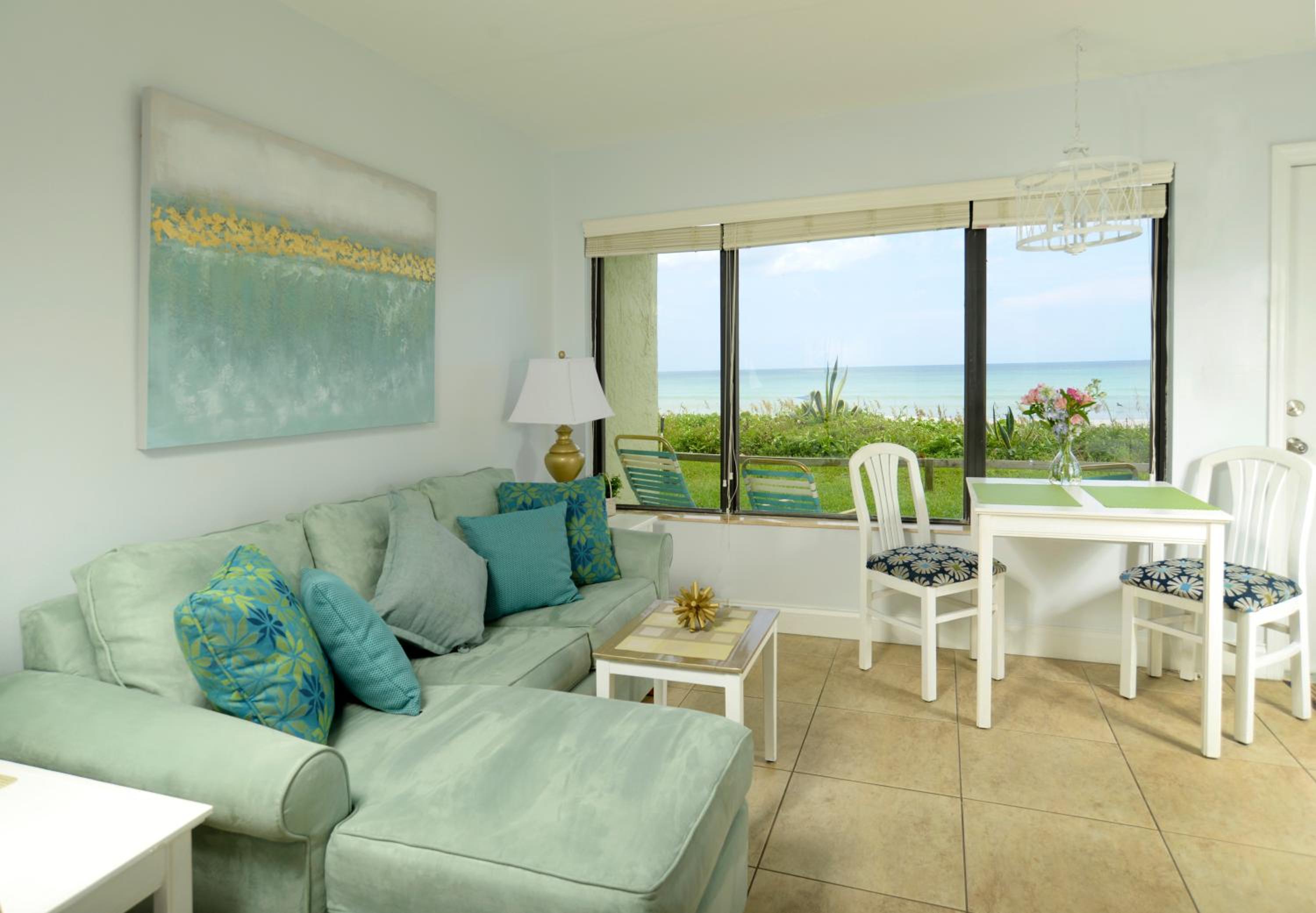 1 Queen Bed 1st Floor Ocean Front with Patio - Photo 1
