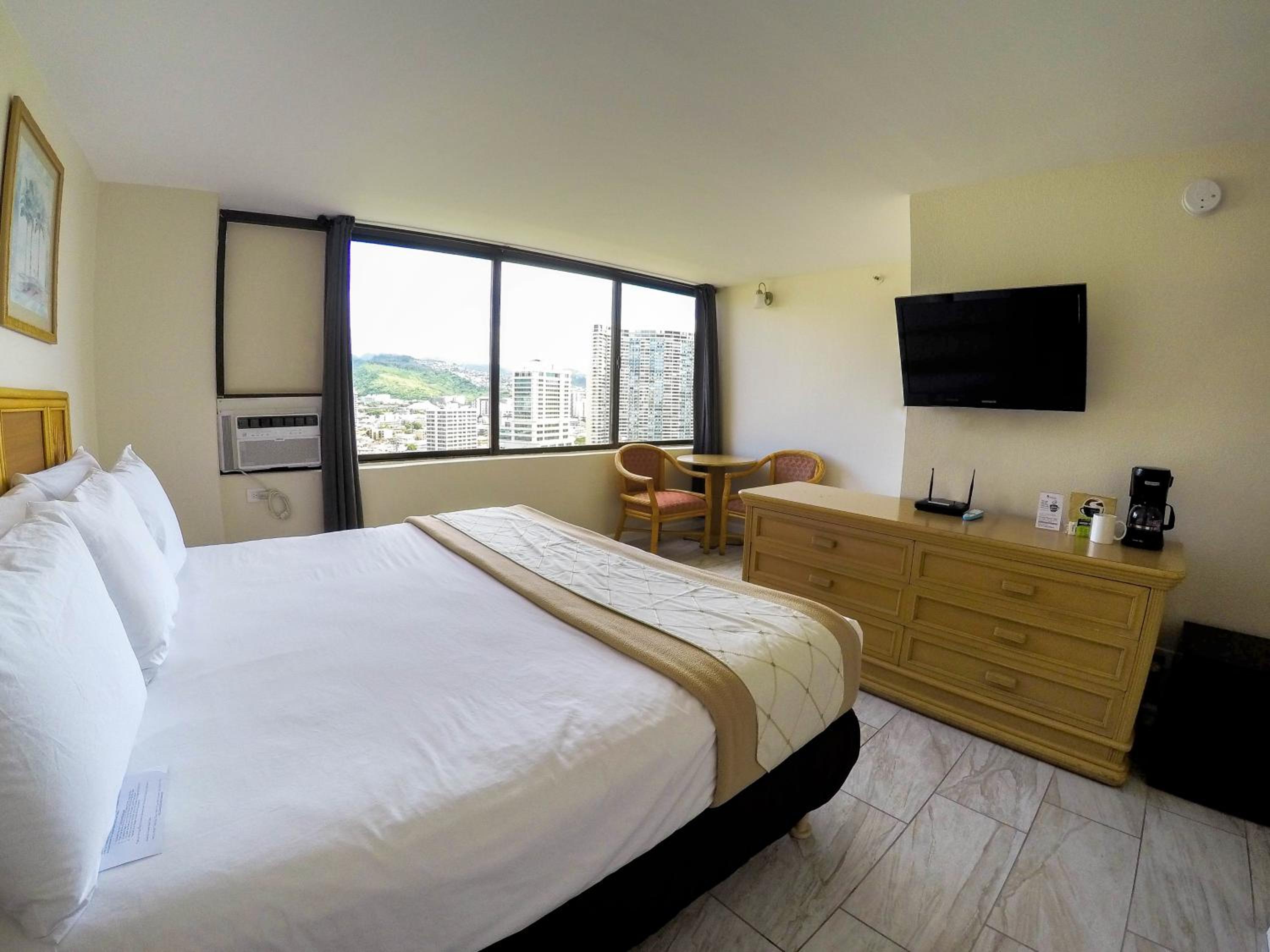 Standard King Room photo 3