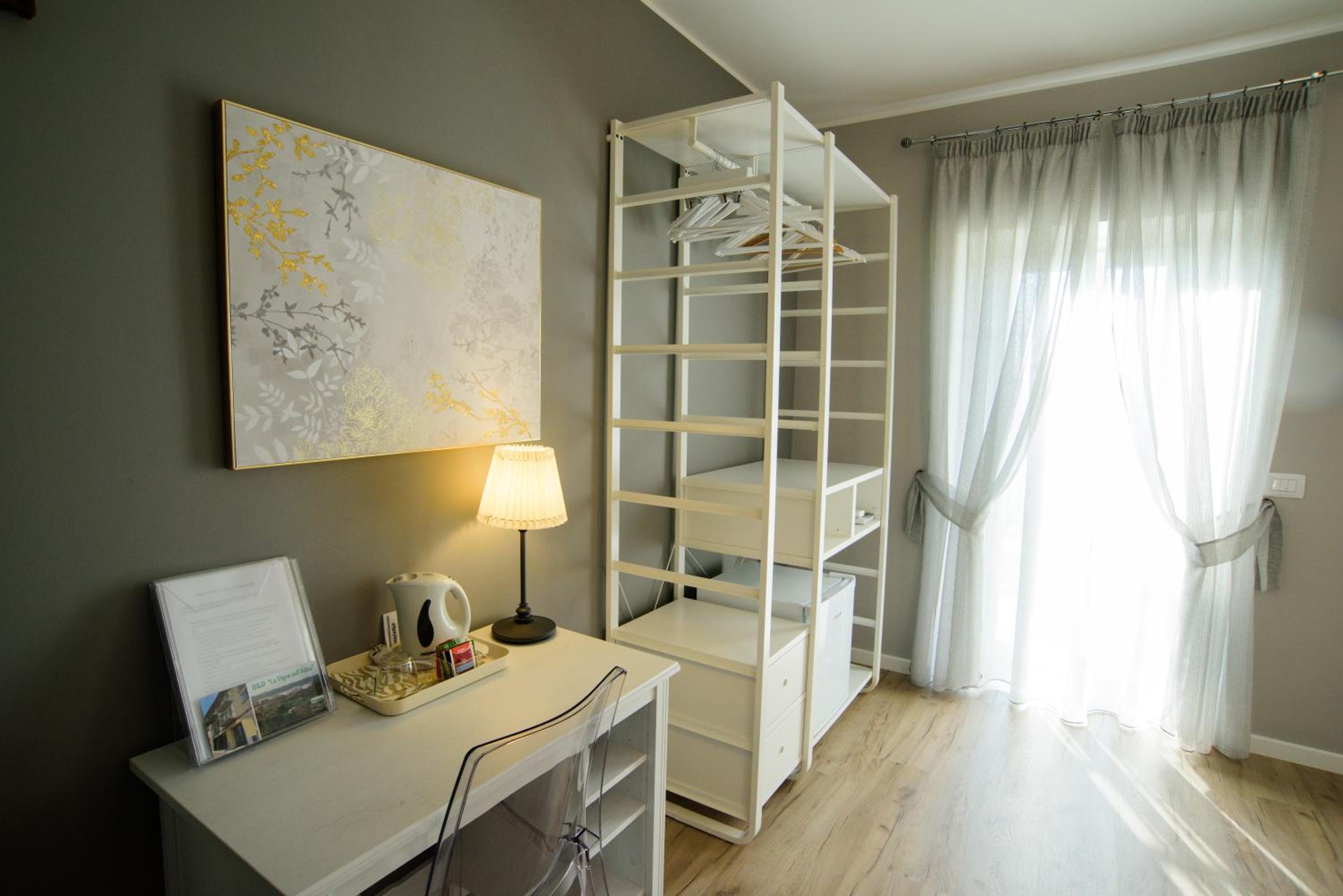 Triple Room with Private Bathroom - Photo 2