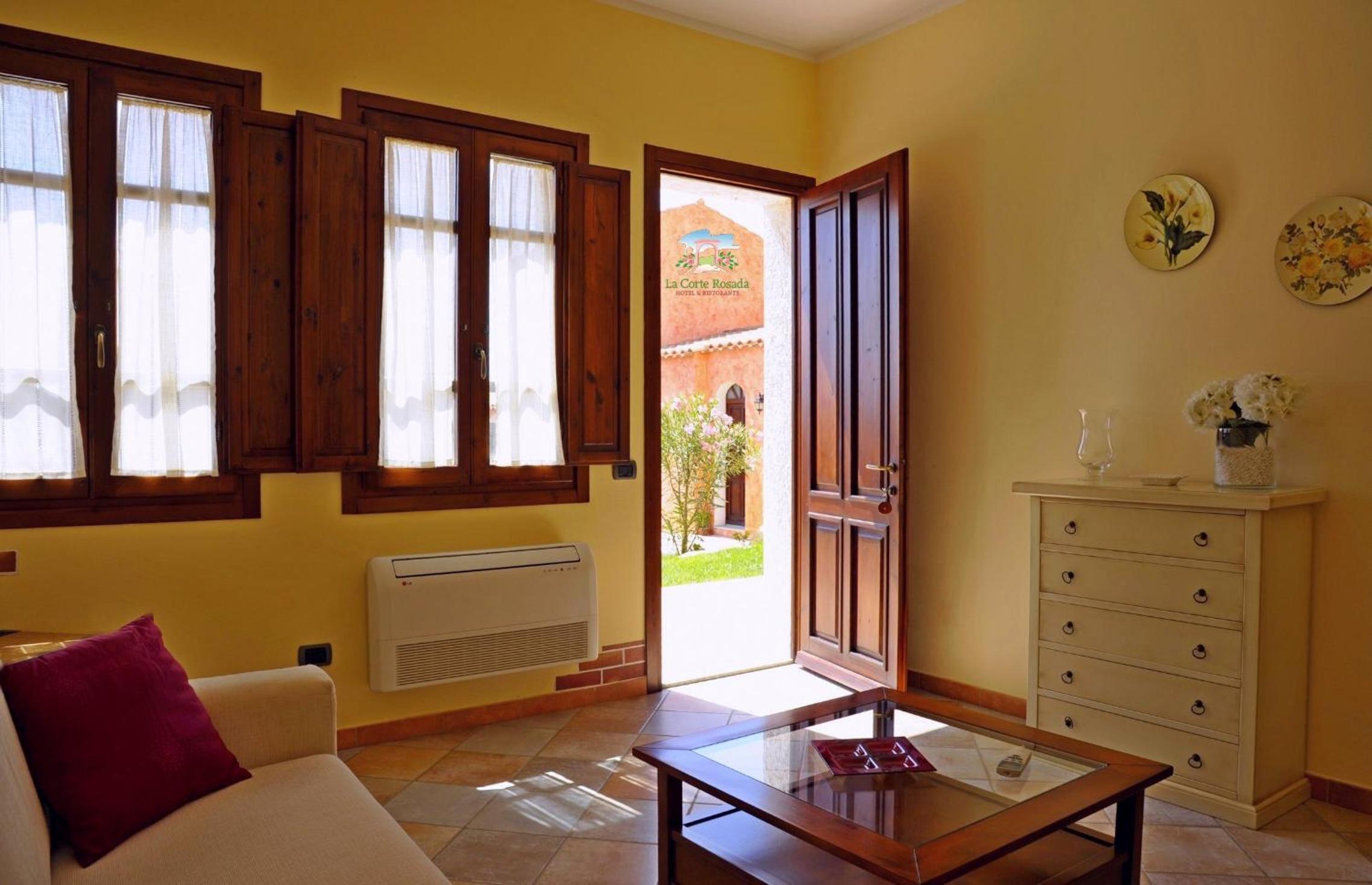 Suite with Balcony - Split Level - Photo 9