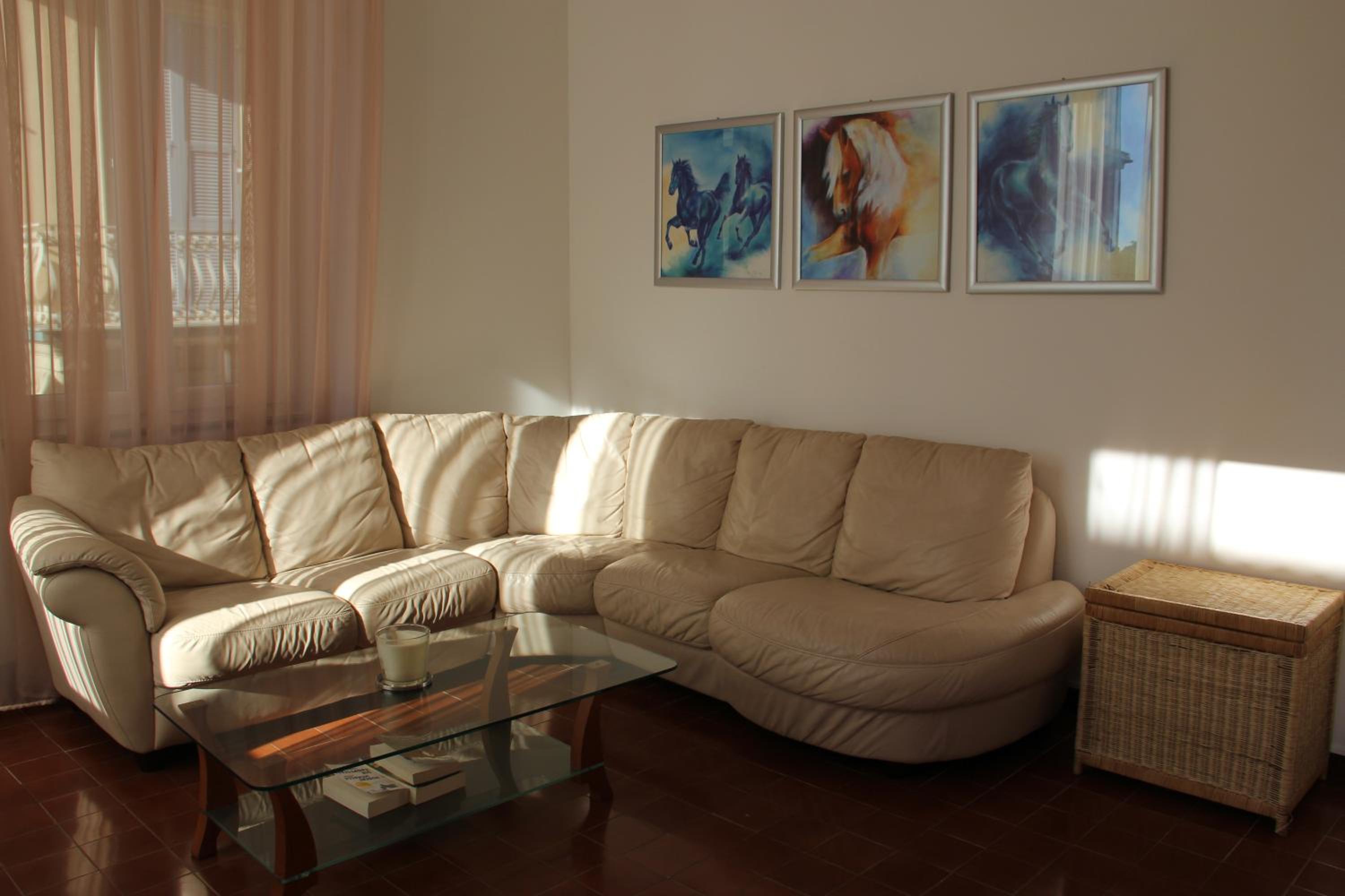 Apartamento com Terraço - Edifício Separado