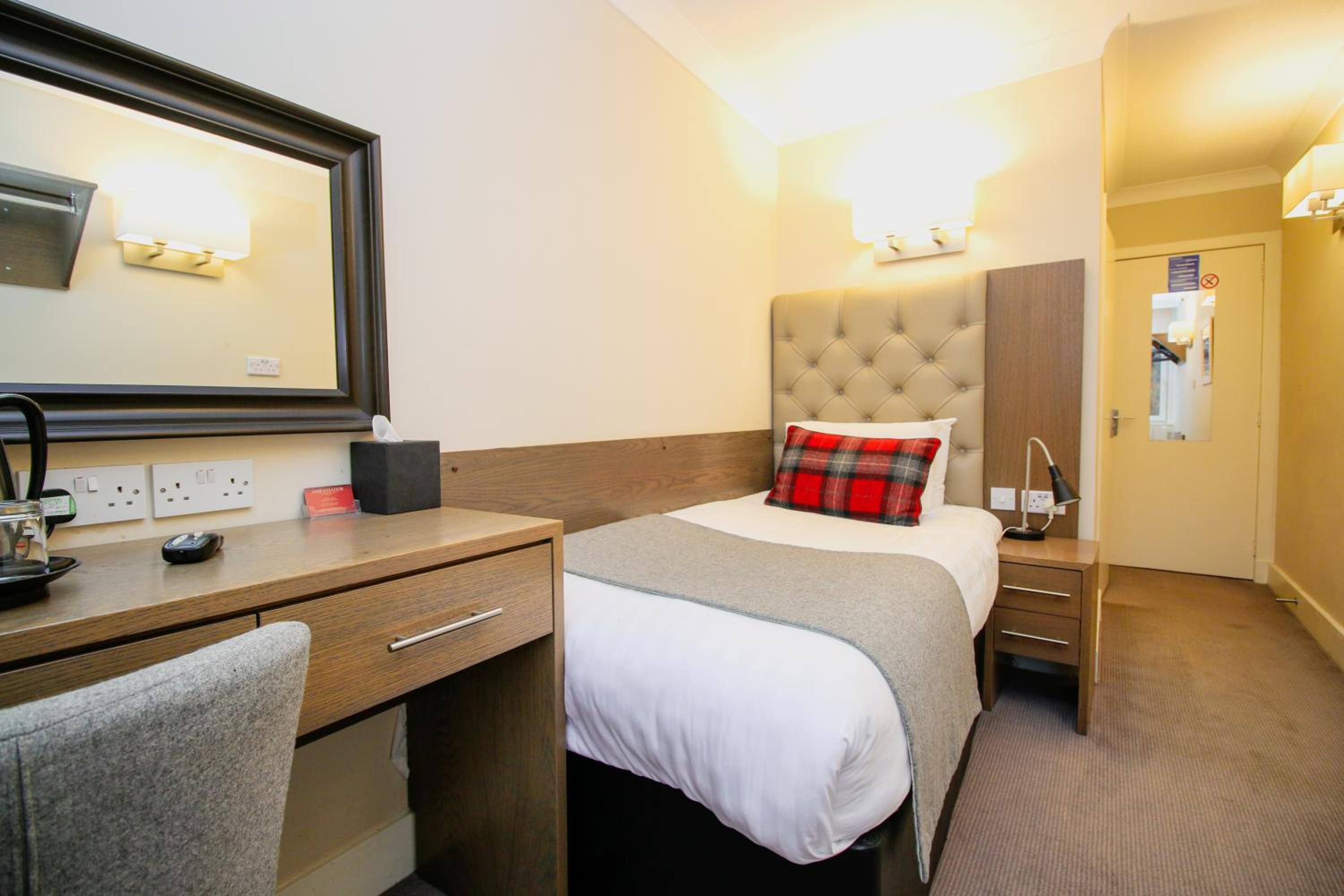 Single Room photo 3
