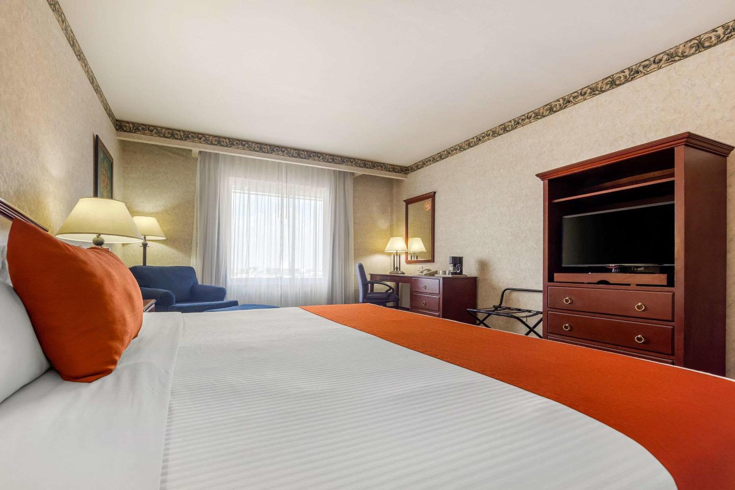 Standard King Room - Photo 1