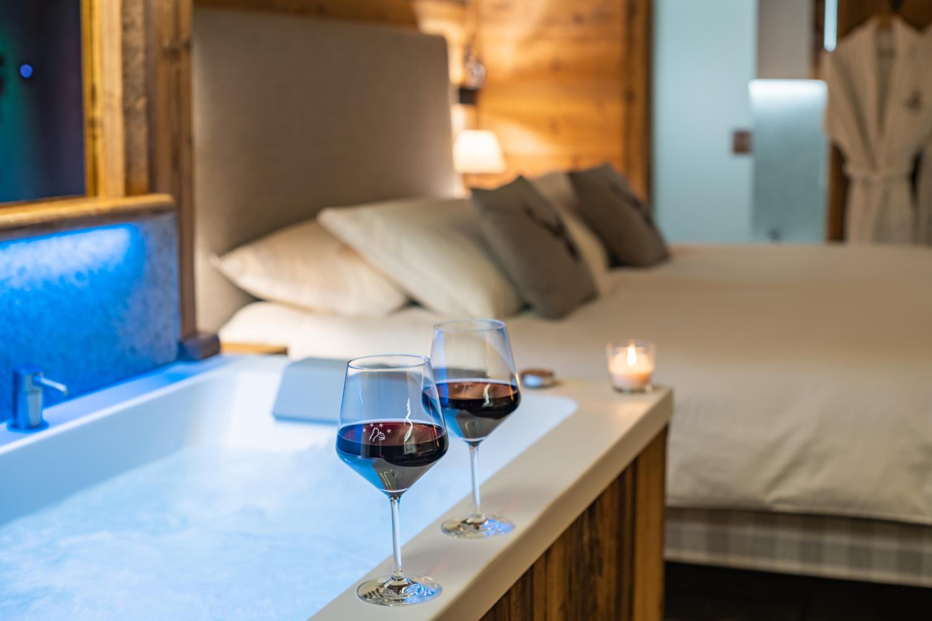 Suite Chalet with Fireplace photo 2