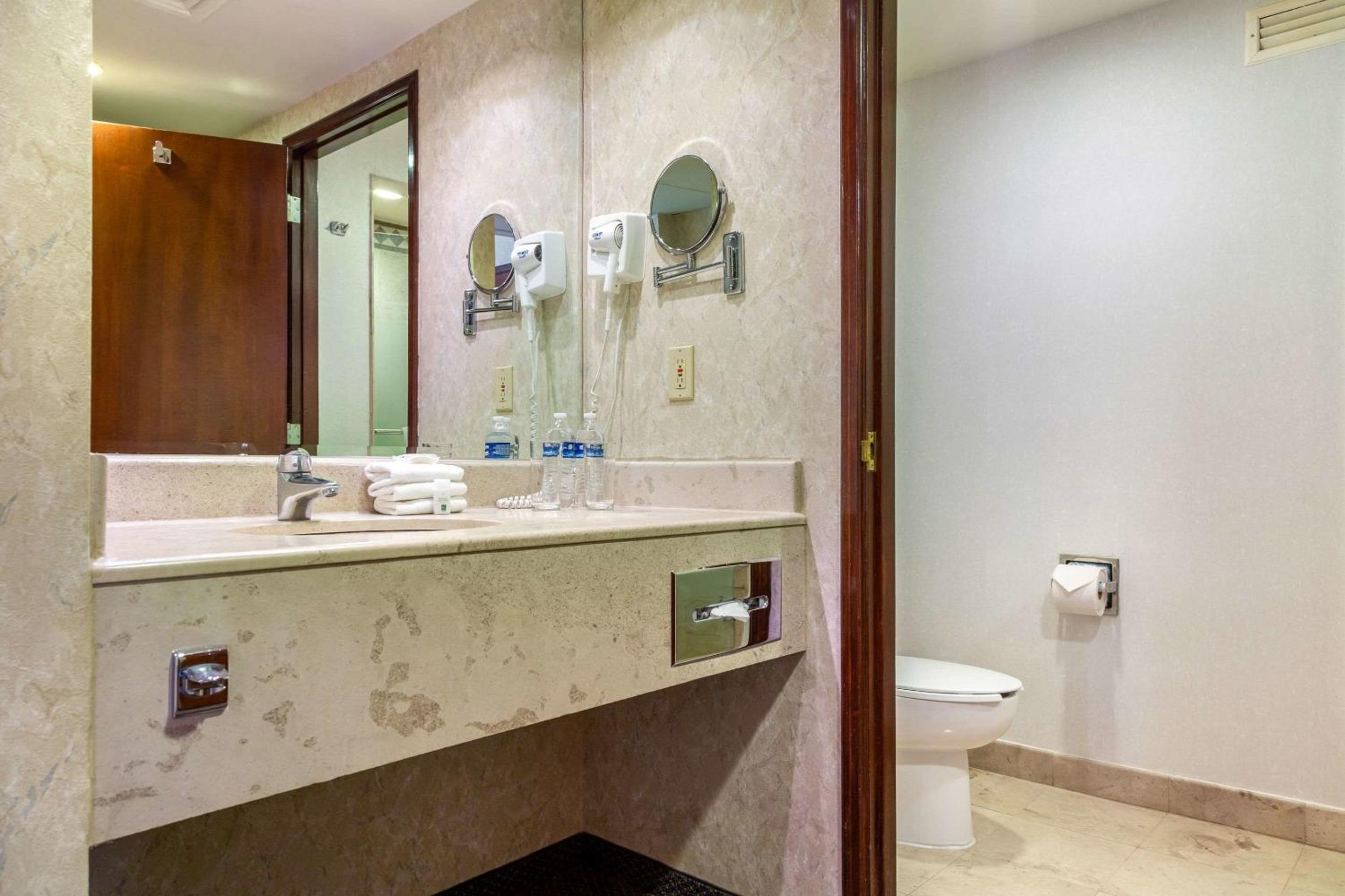 Standard Double Room - Photo 4