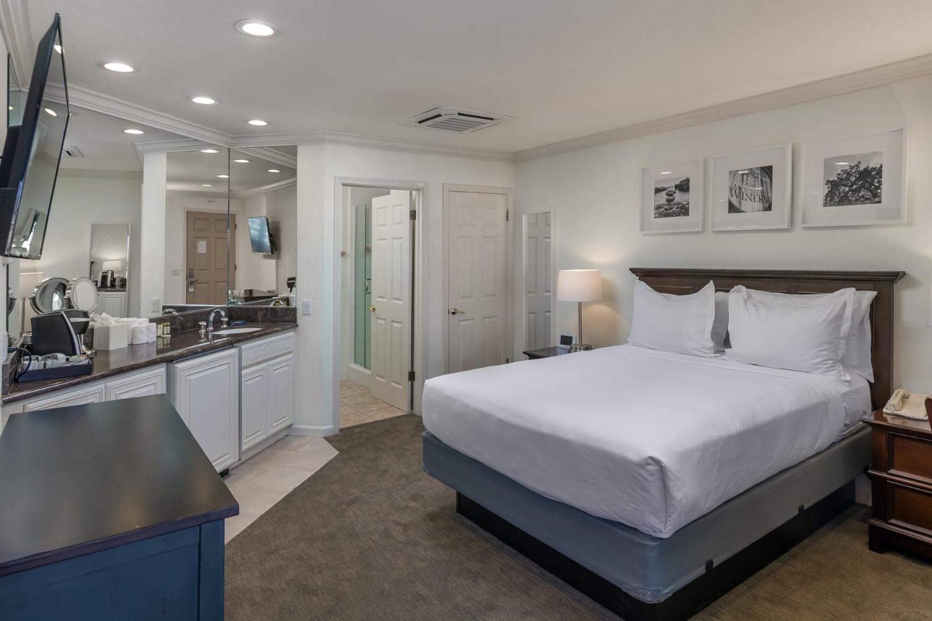Queen Room photo 1