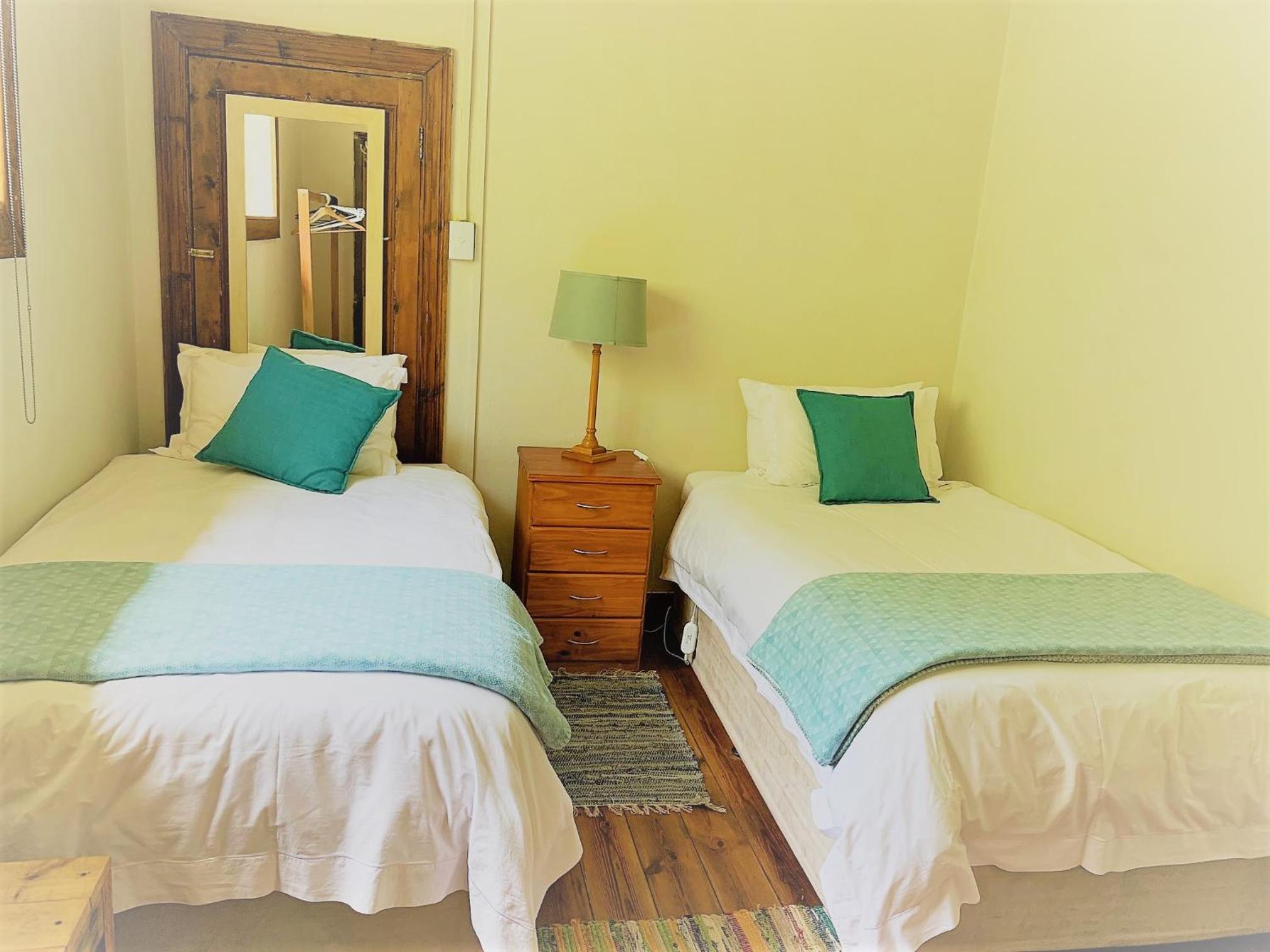 Four-Bedroom House - Photo 12