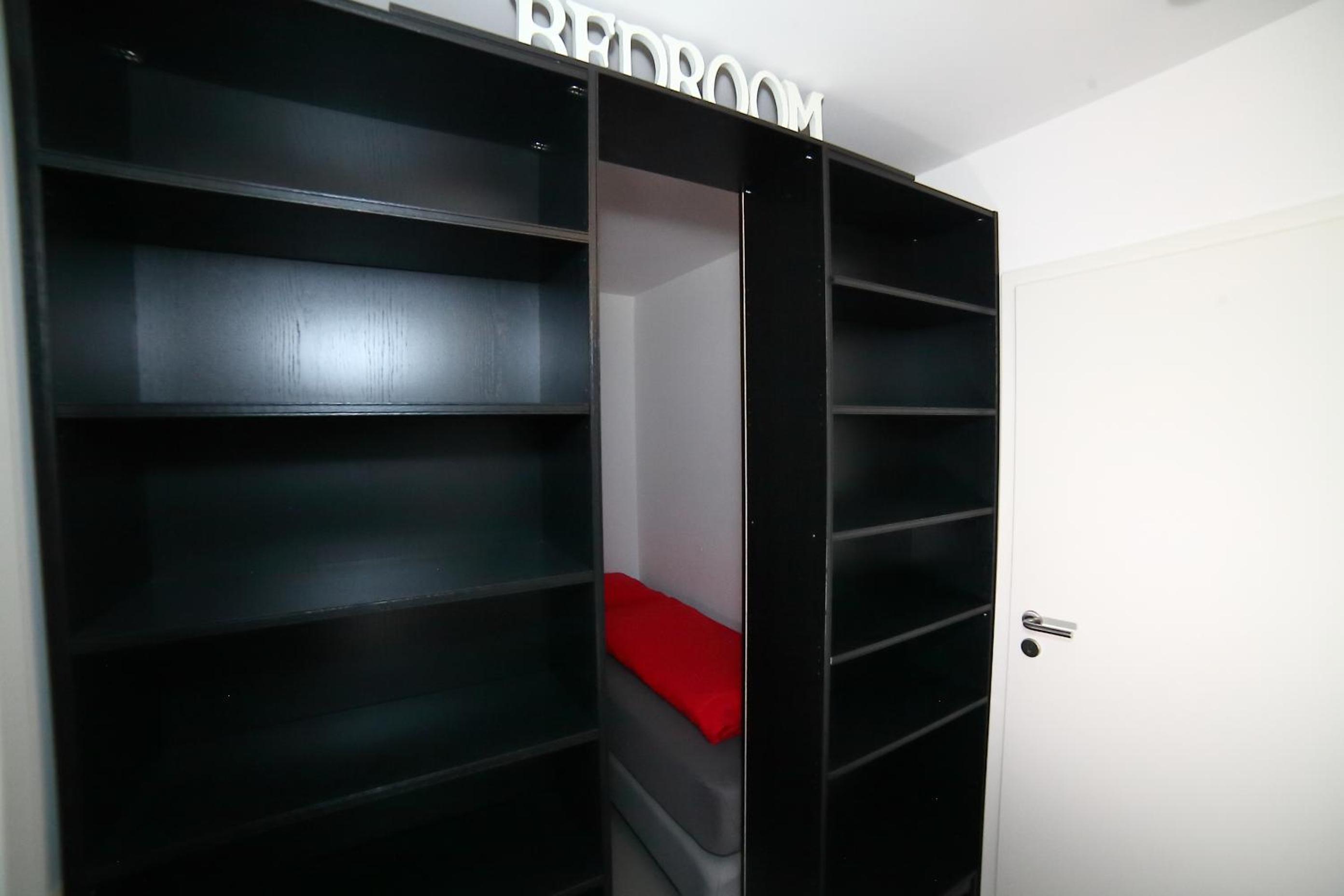 Apartment with Terrace - Photo 16