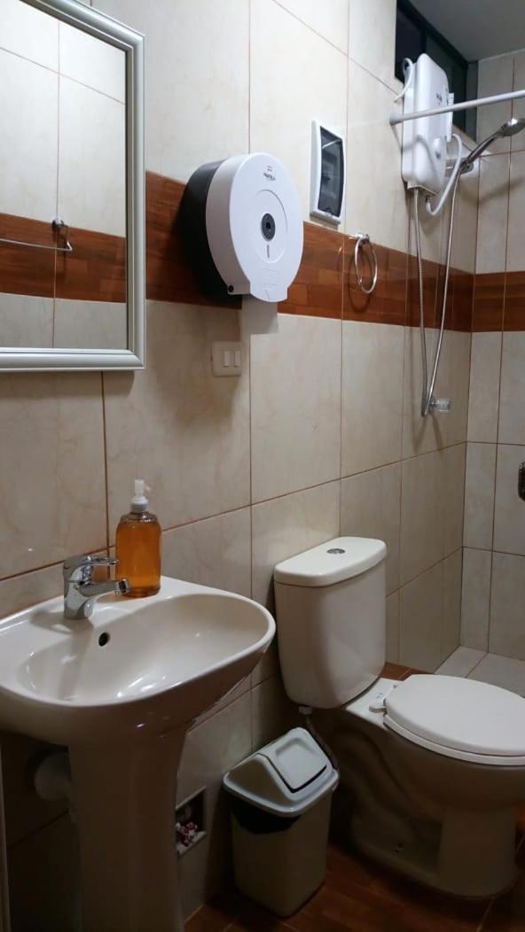 Family Room with Shared Bathroom photo 2