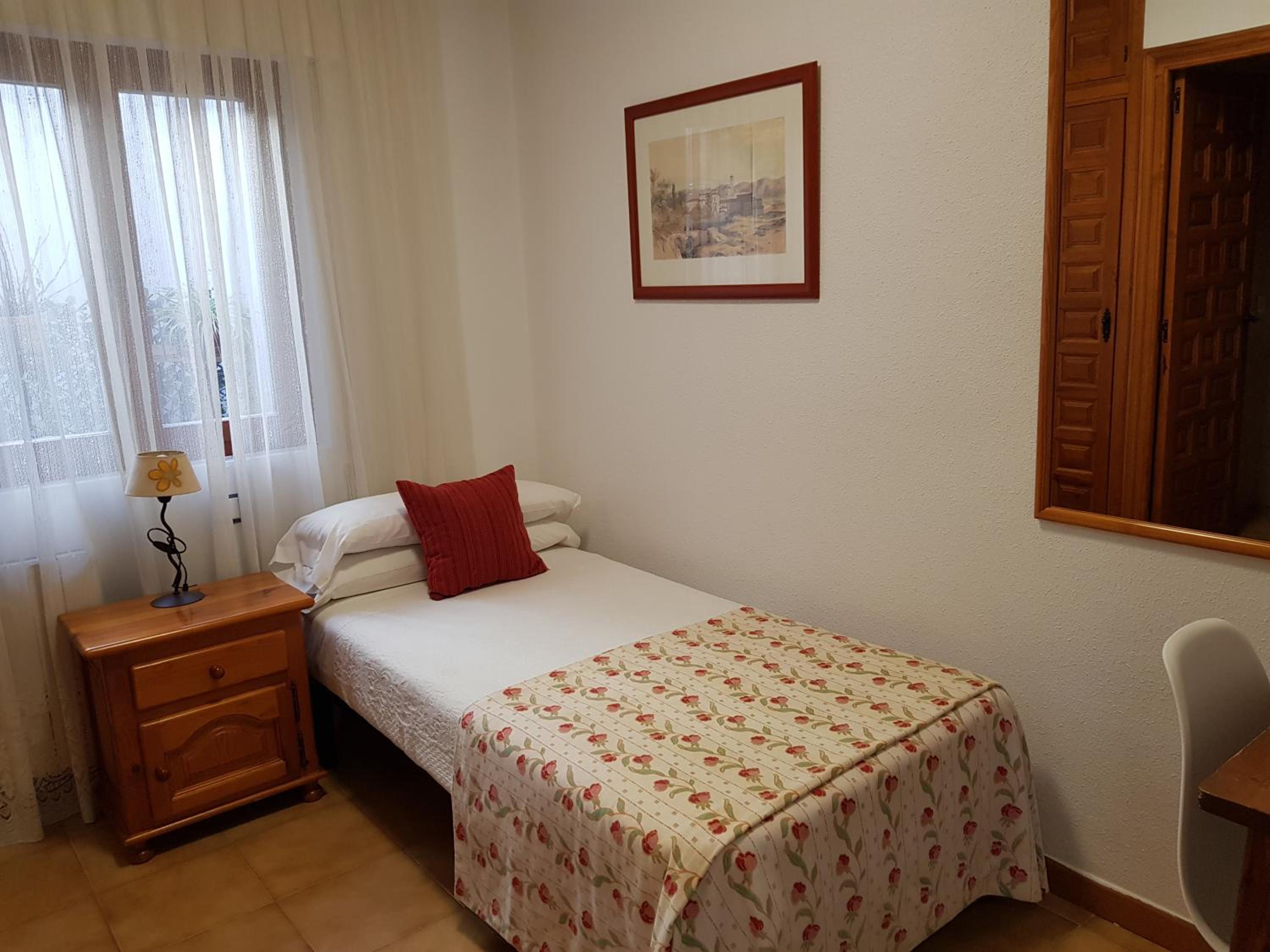 Single Room photo 2
