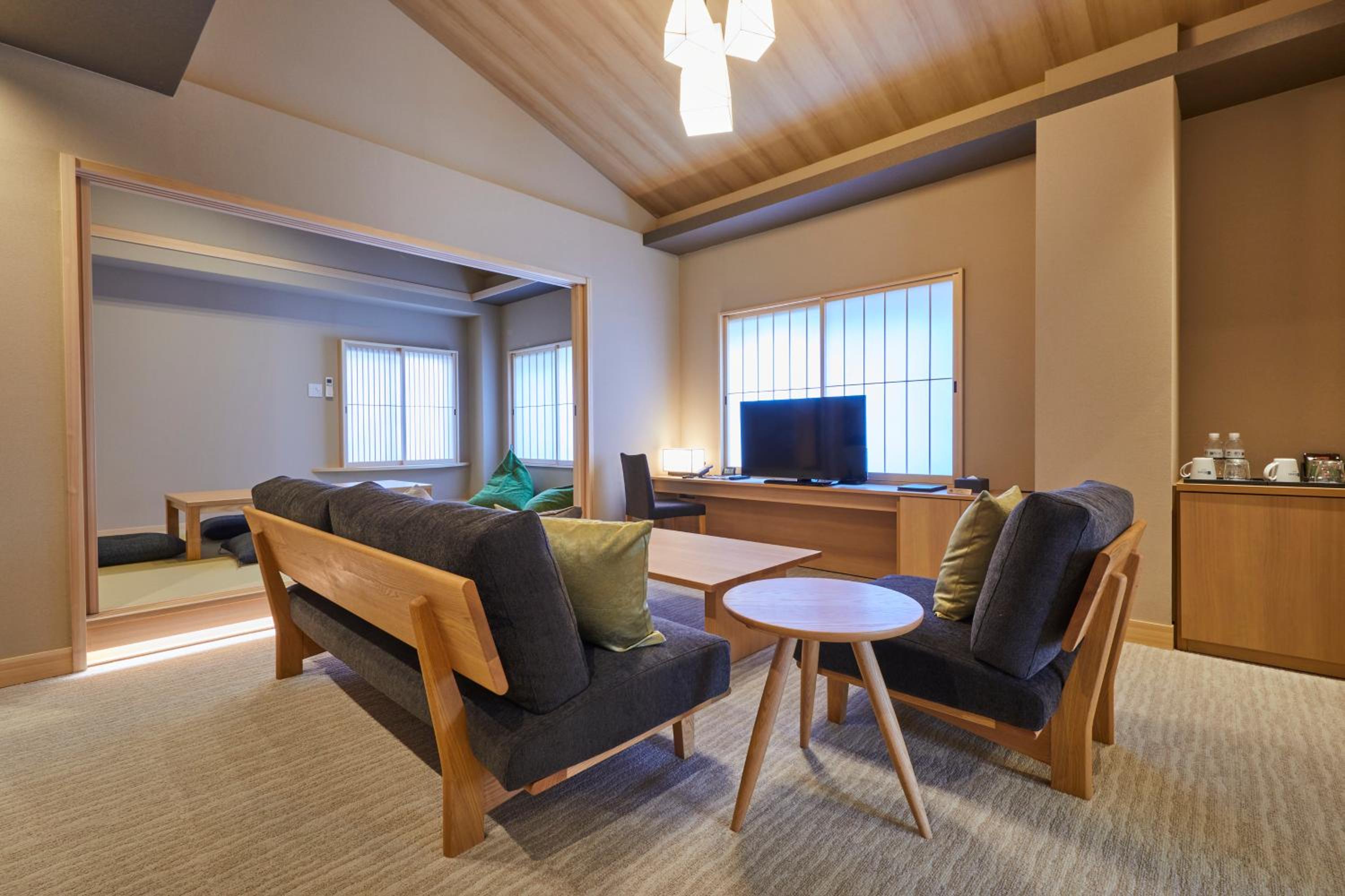 Deluxe Twin Room - Photo 22