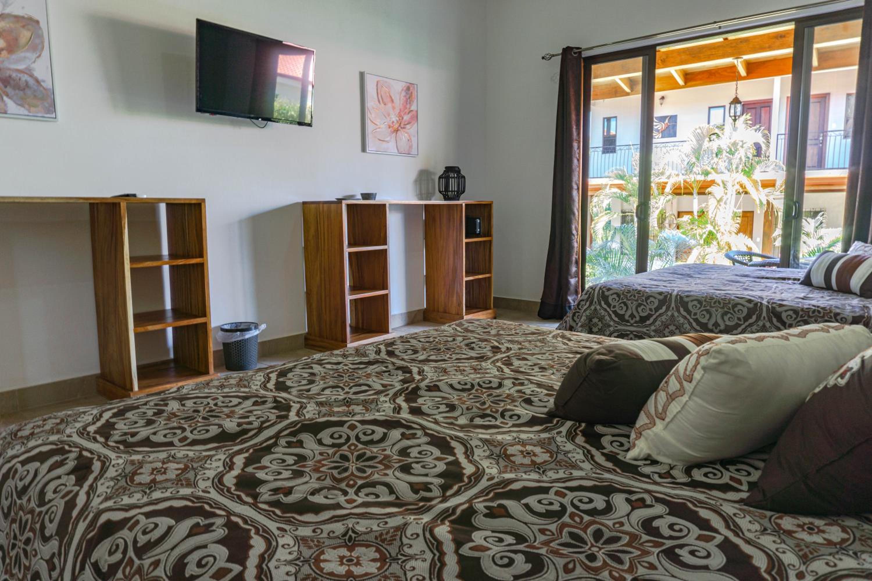 Superior Queen Room with Two Queen Beds photo 2