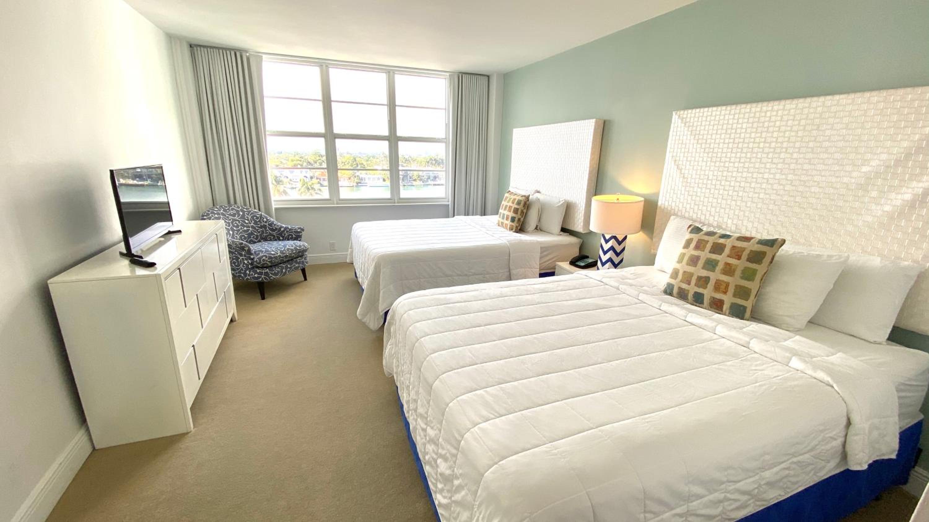 Junior Two-Bedroom Suite with Balcony - Photo 2