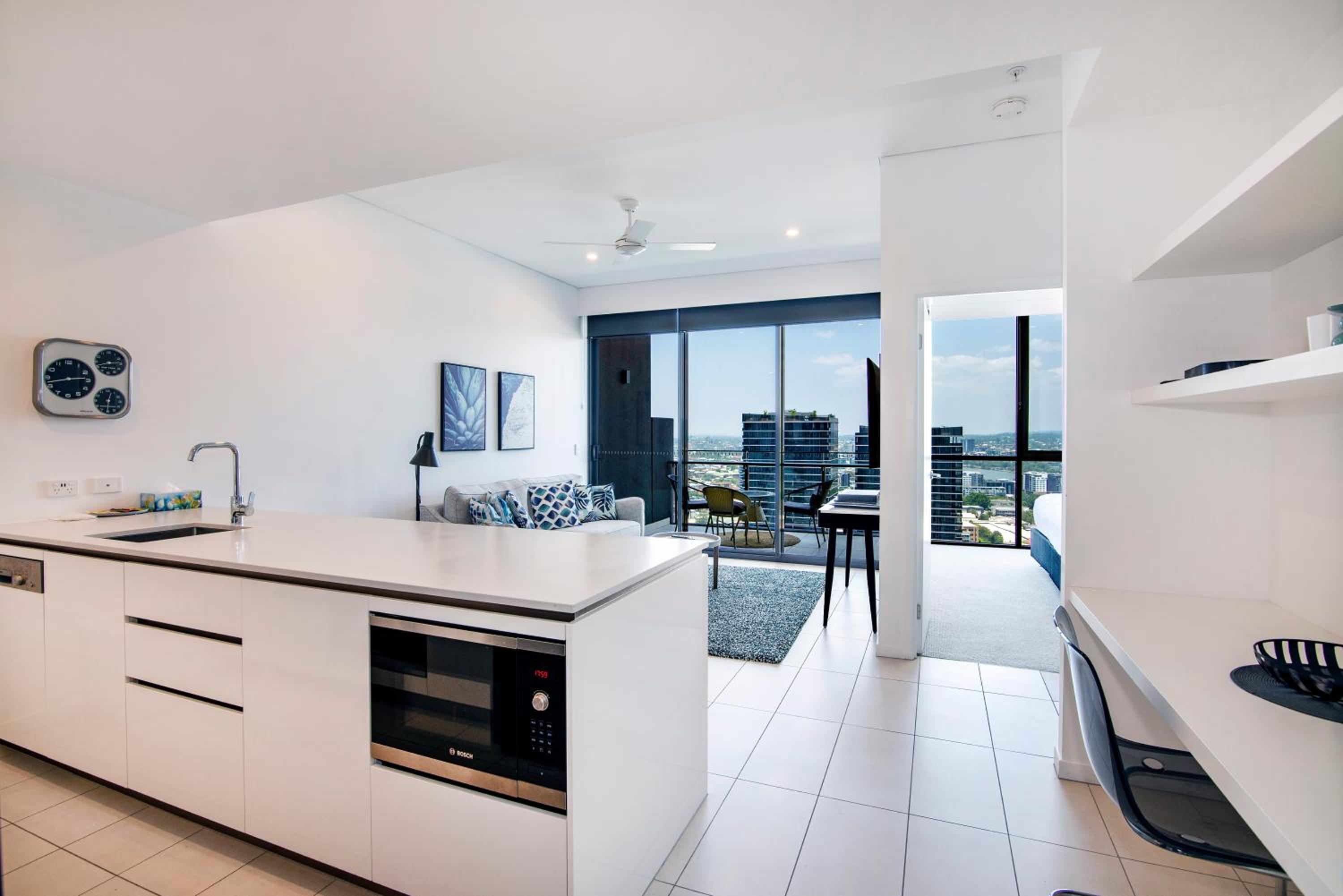 One Bedroom Mountain View Apartment thumbnail 6
