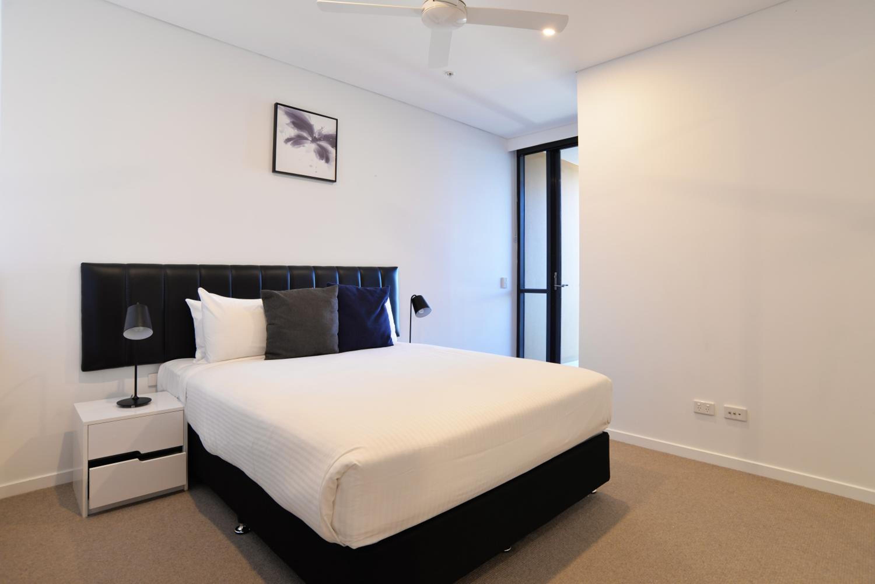 Two Bedroom One Bathroom Mountain View Apartment