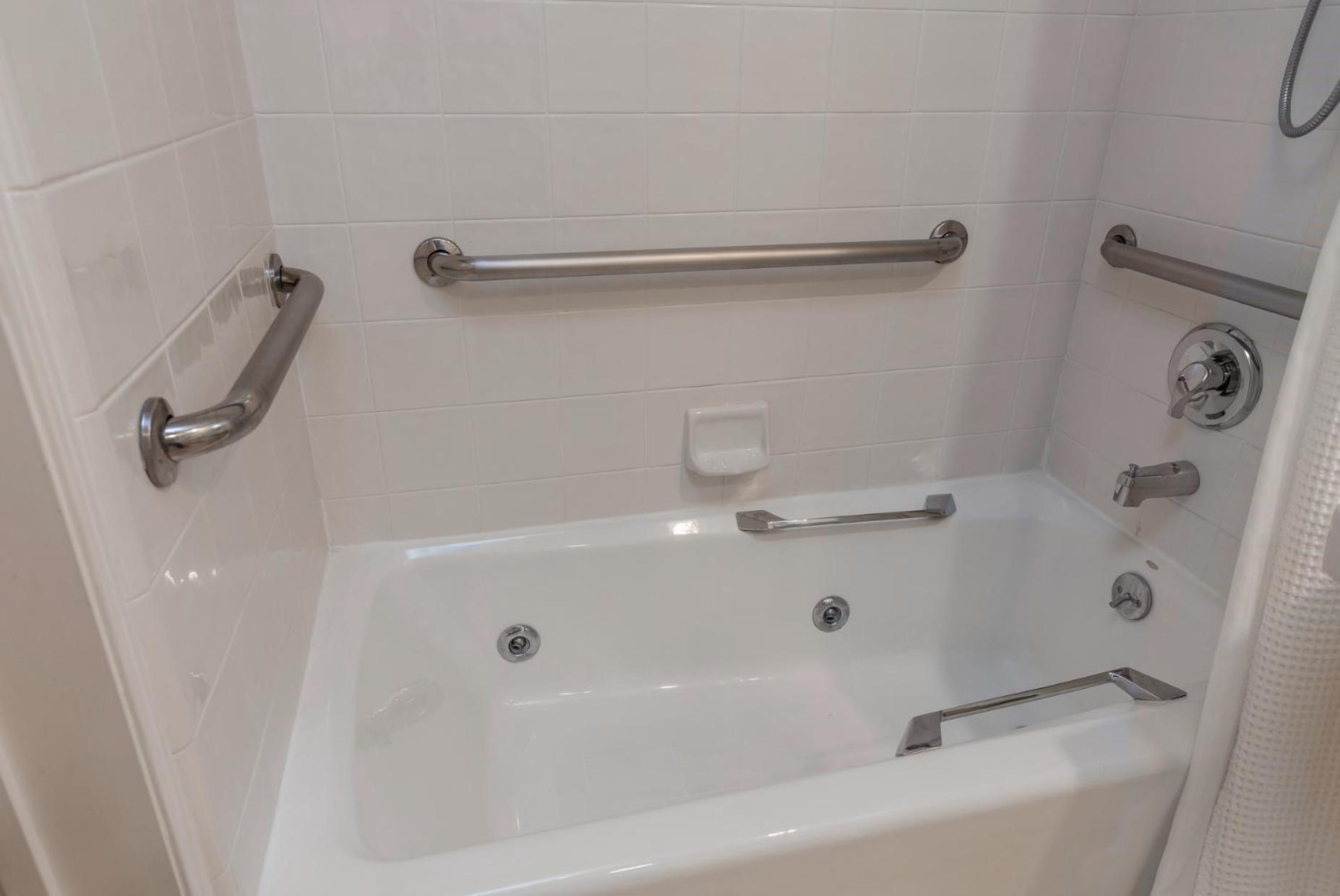 Double Room - Disability Access photo 2