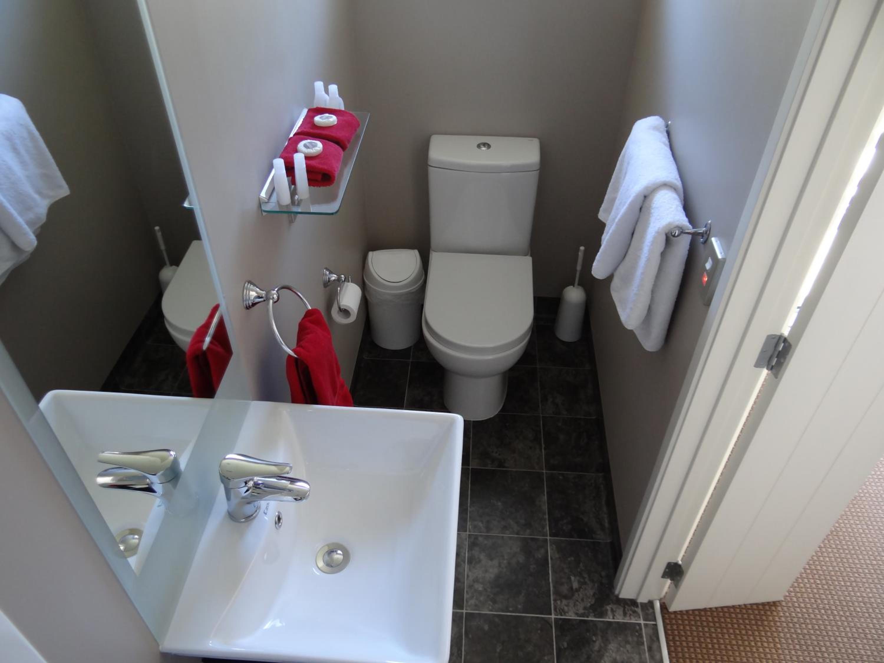 King or Twin Room - Photo 9