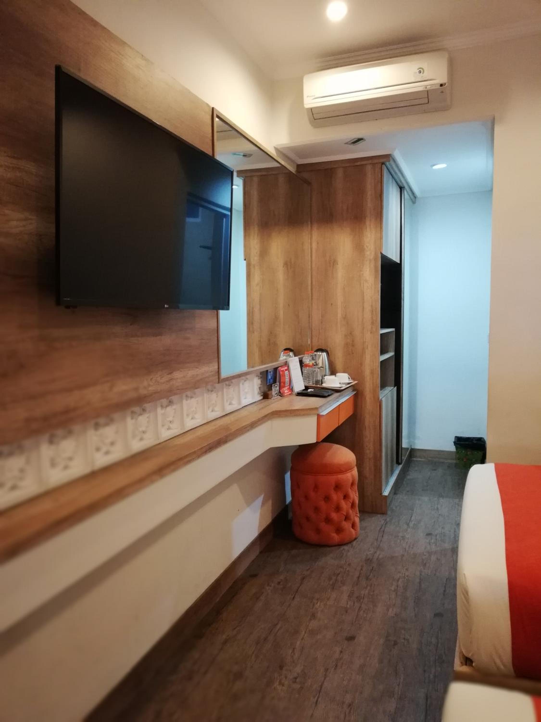 Deluxe Double Room - Photo 13