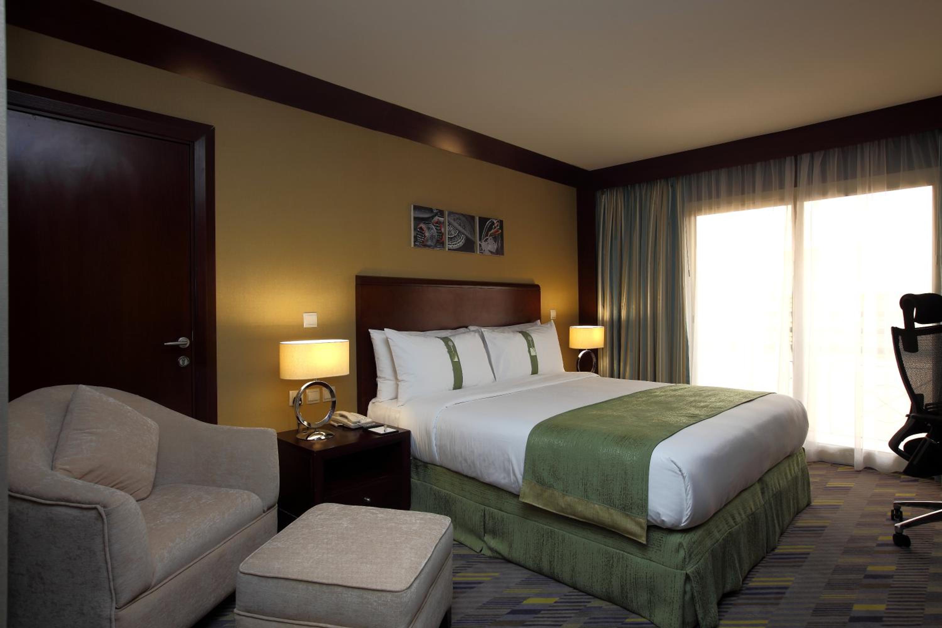 Standard King Room - Non-Smoking  - Photo 1