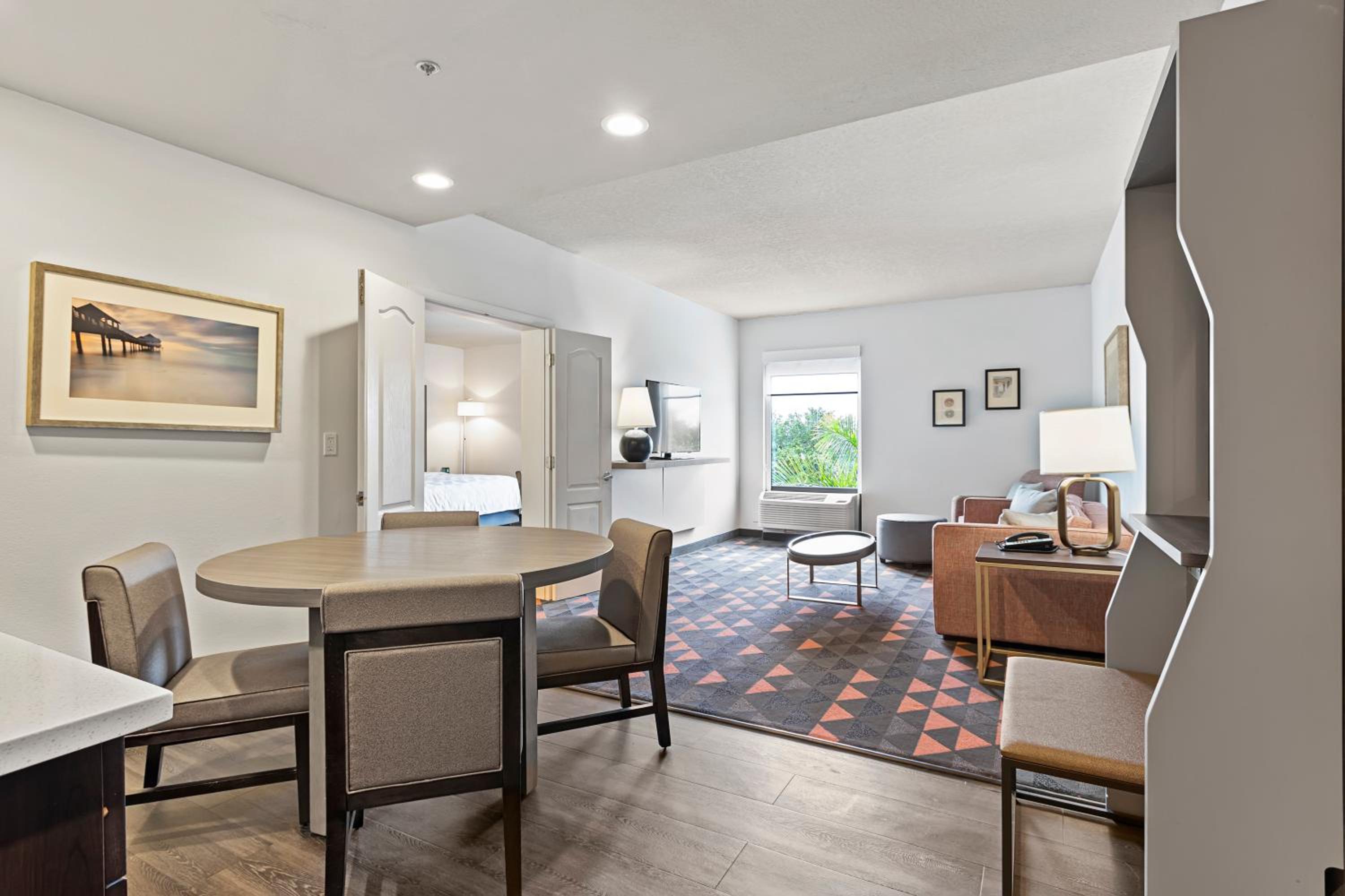 King Suite - Photo 2