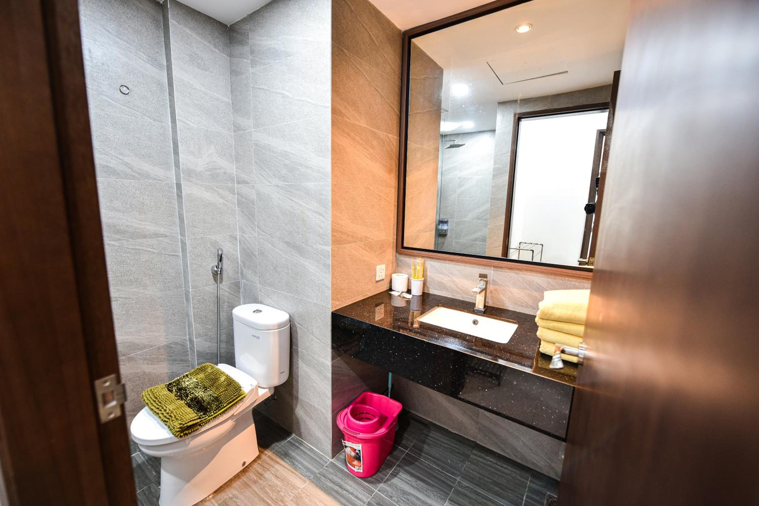 One-Bedroom Apartment - Photo 8