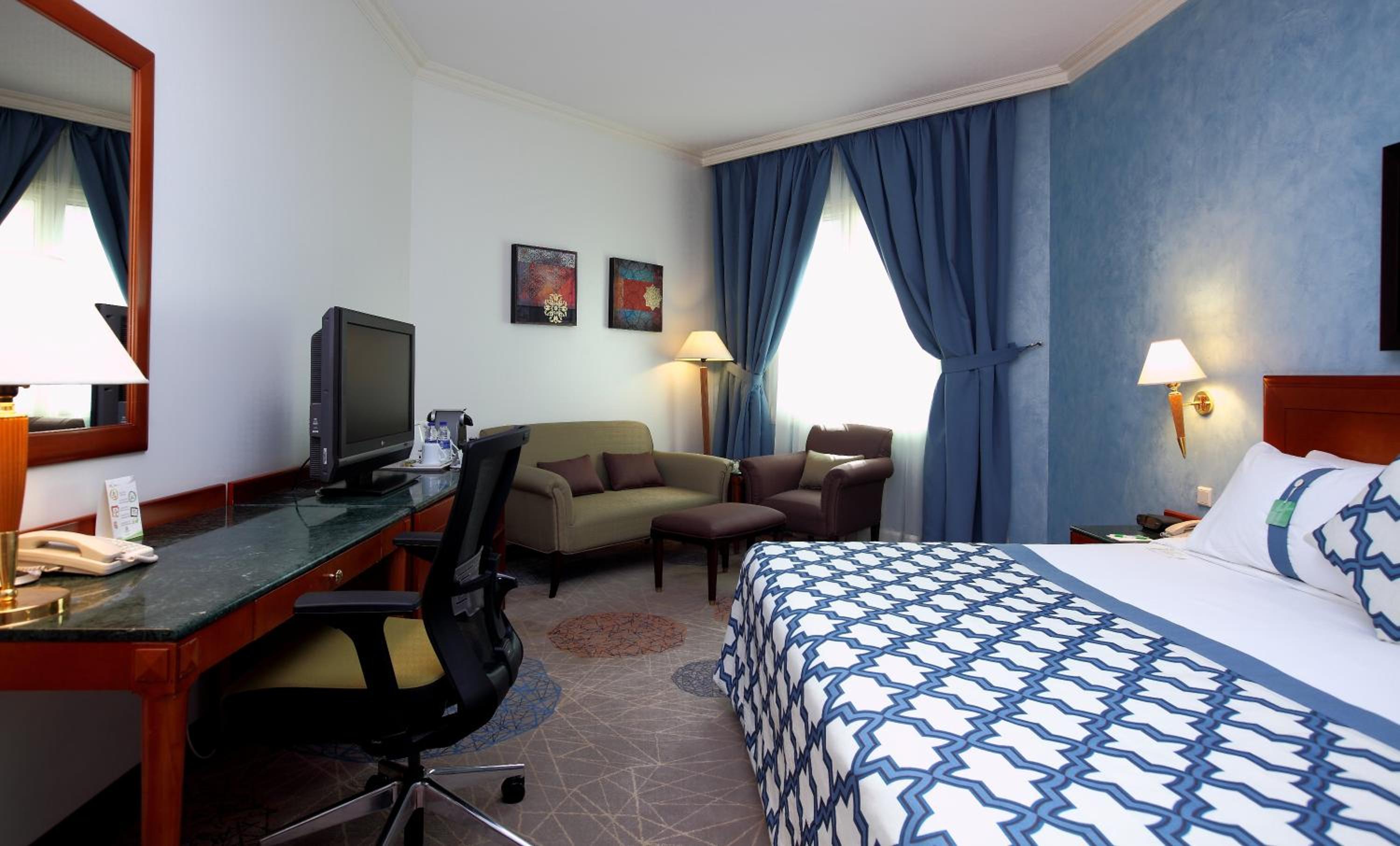 Standard King Room - Photo 2
