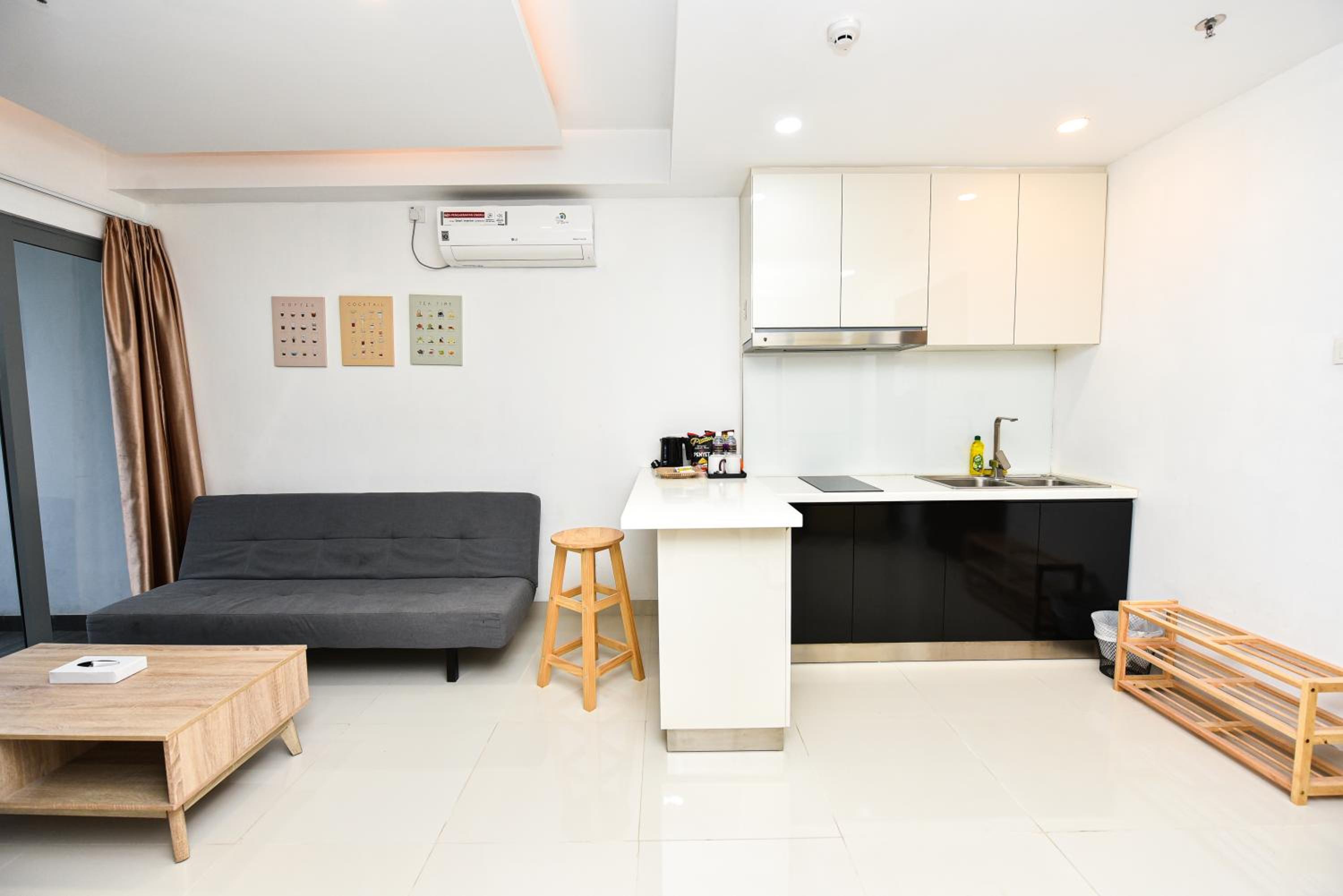 One-Bedroom Apartment - Photo 5
