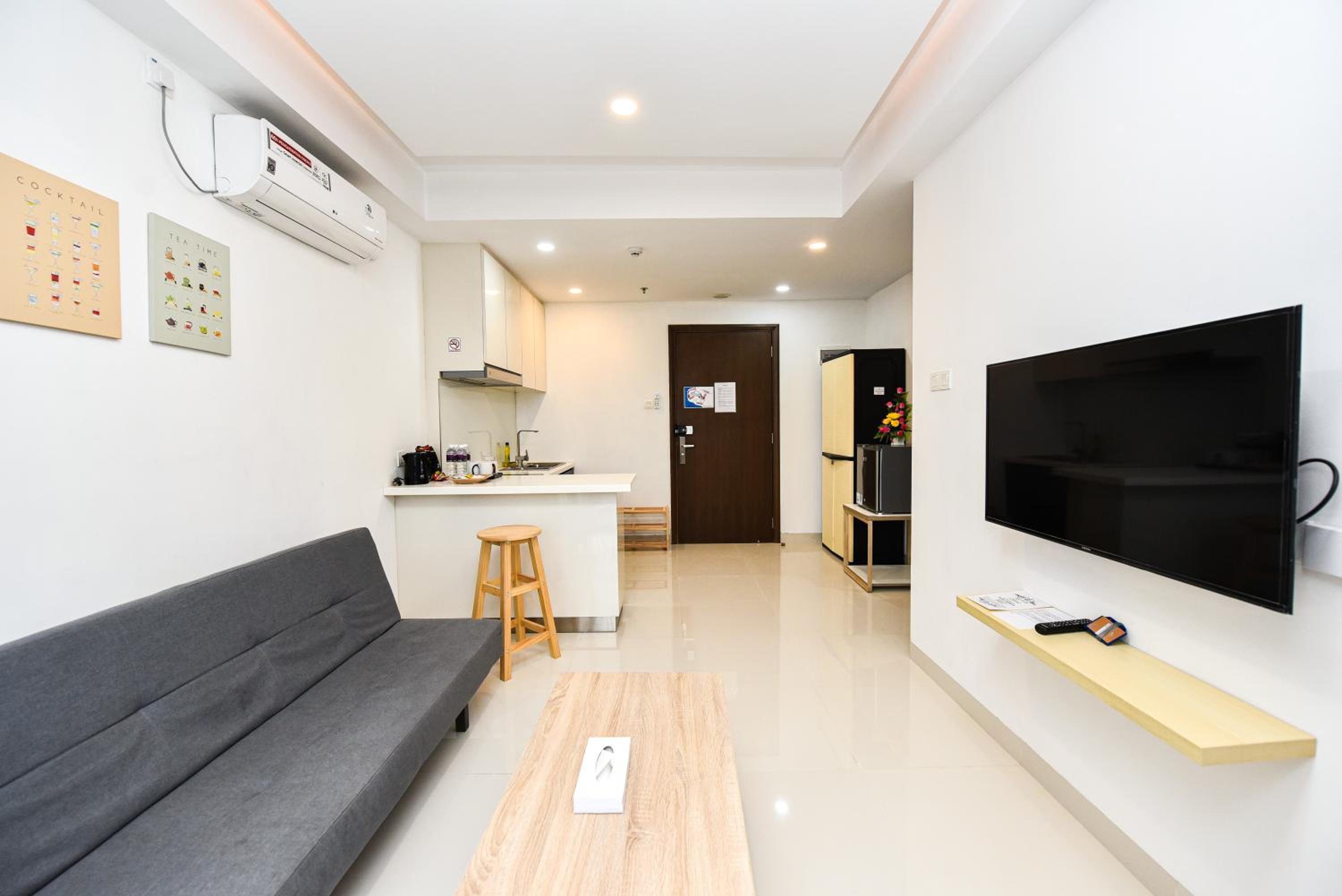 One-Bedroom Apartment - Photo 4