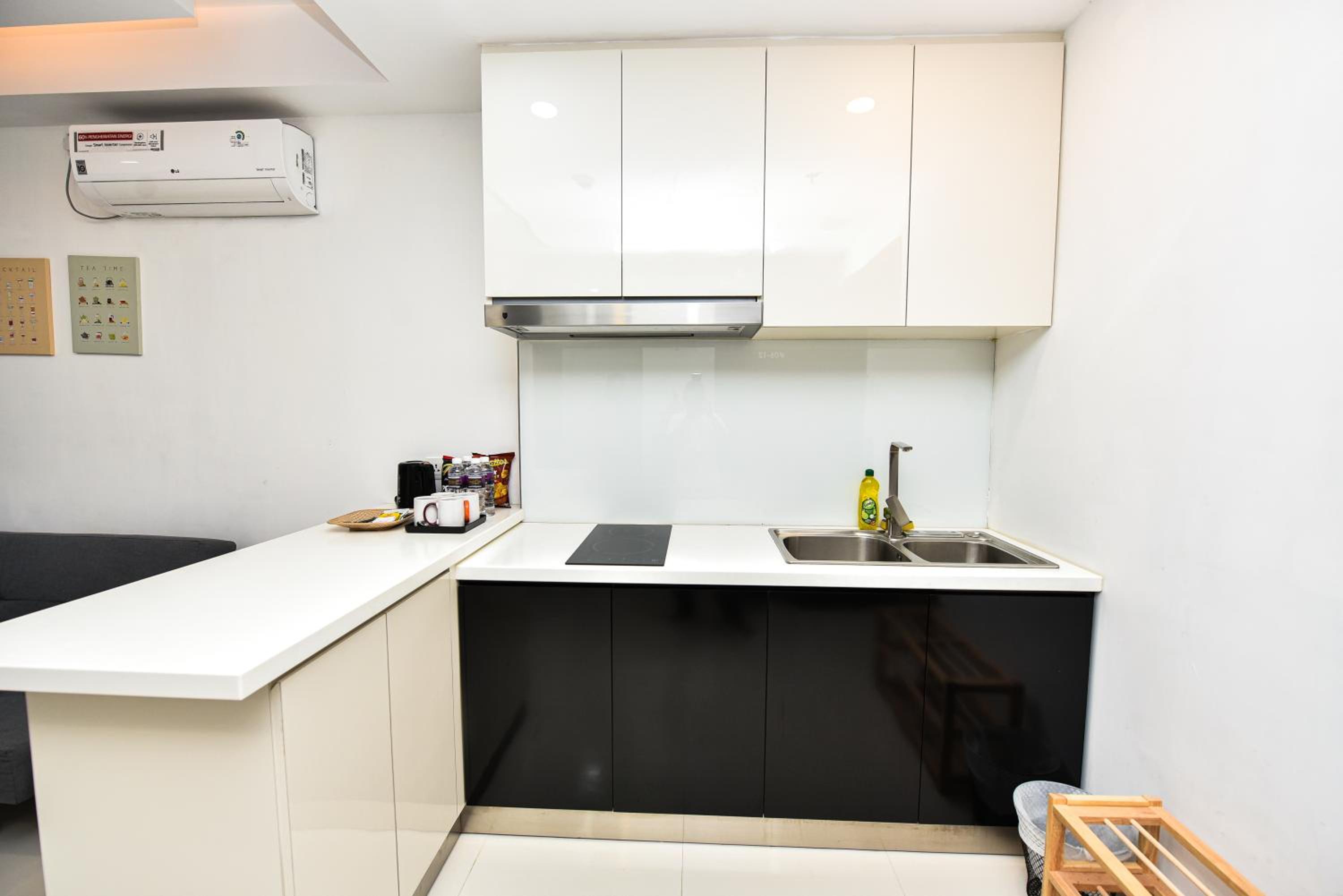One-Bedroom Apartment - Photo 12