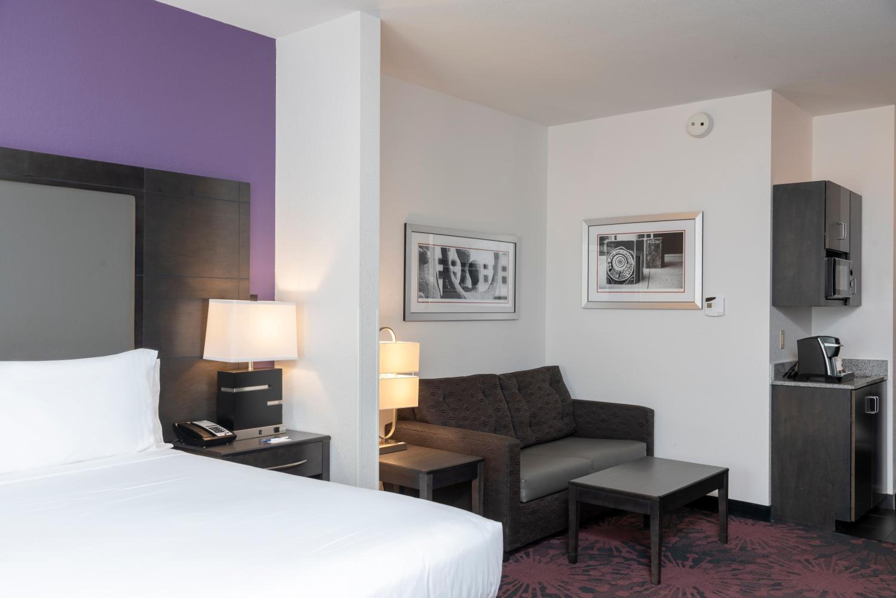 King Suite - Photo 1