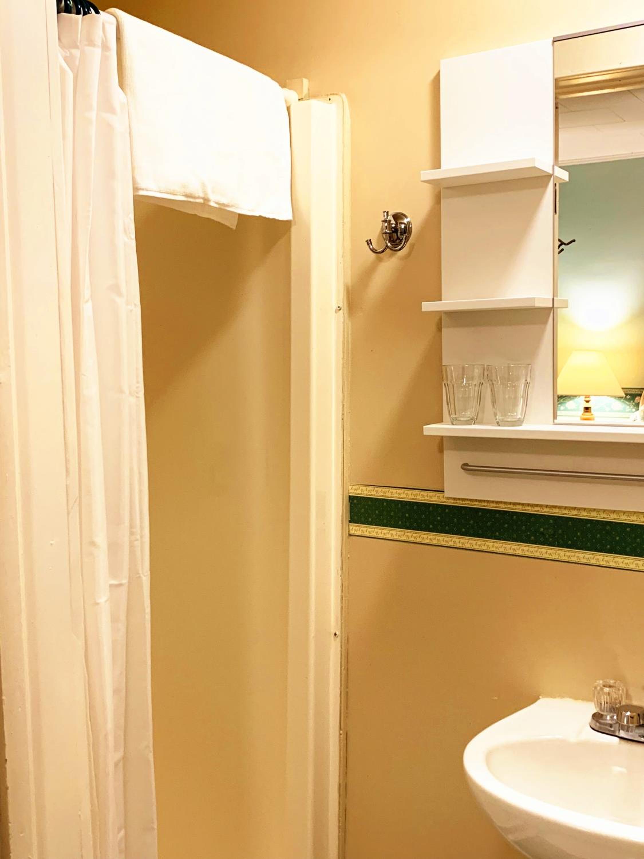 Double Room with Private Bathroom photo 2