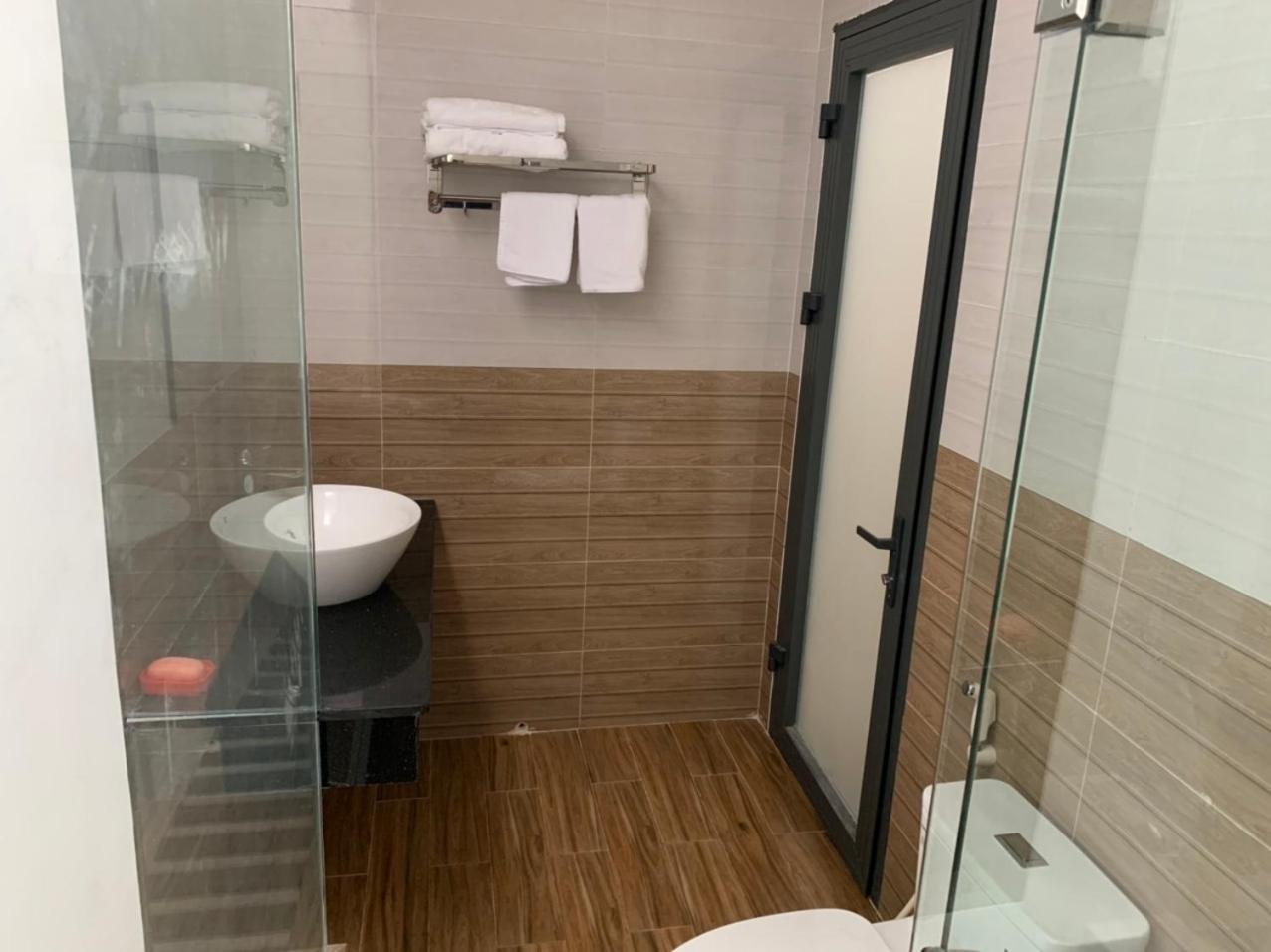 Standard Double Room - Photo 8