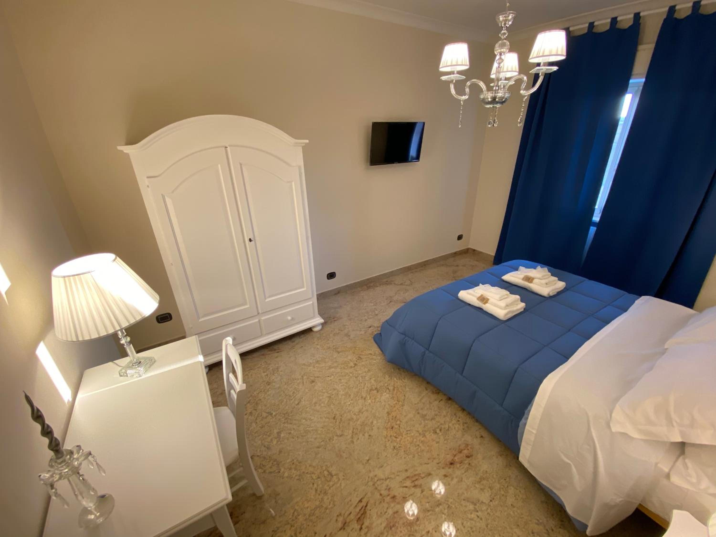 Quadruple Room with Private Bathroom photo 3