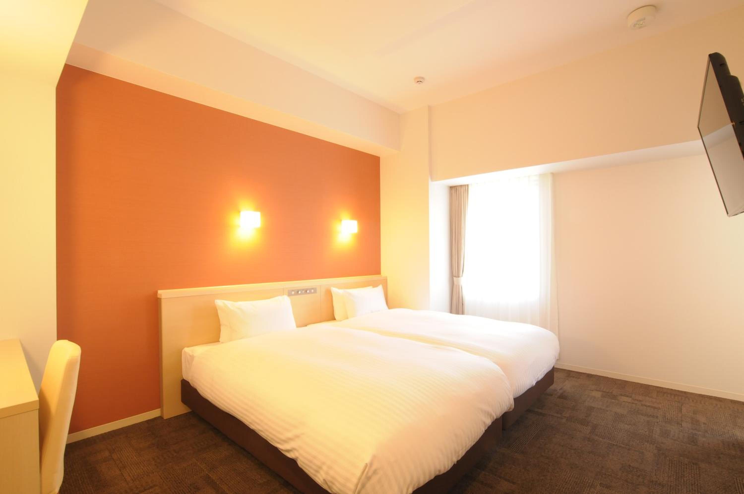 Twin Room - Disability Access - Non-Smoking photo 1