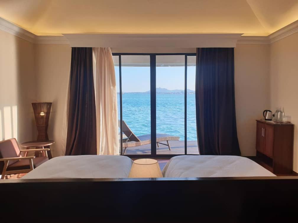 Water Villa Bohey Sea View - King/Twin Bed photo 2