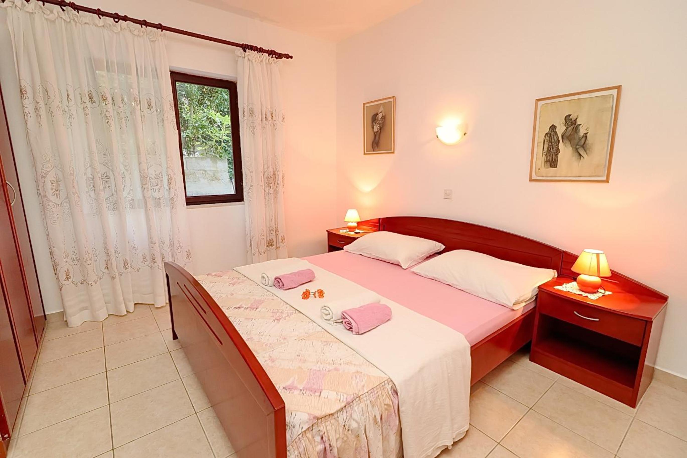 Two Bedroom Apartment with Terrace and Sea View
