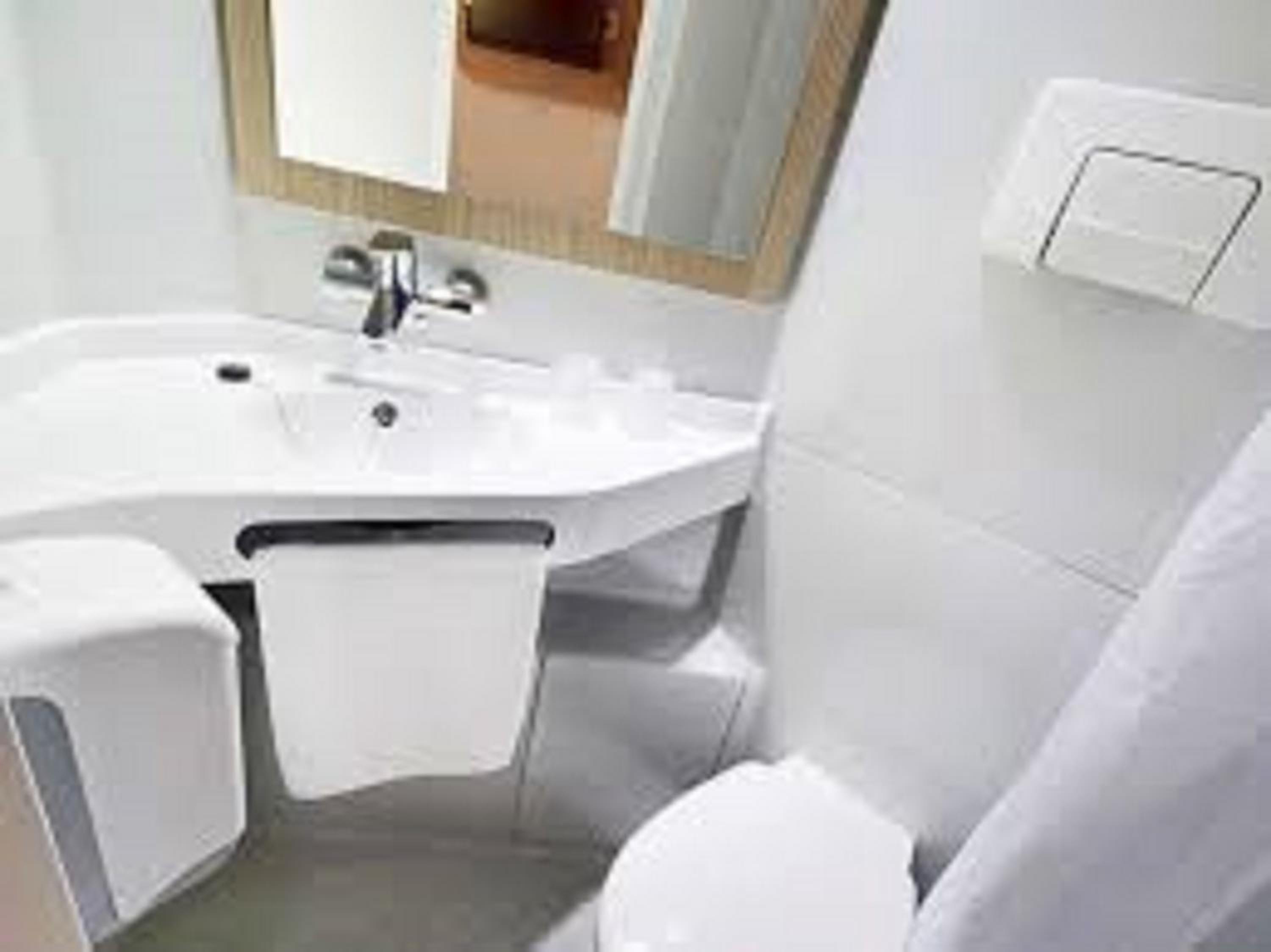 Double Room - Photo 5